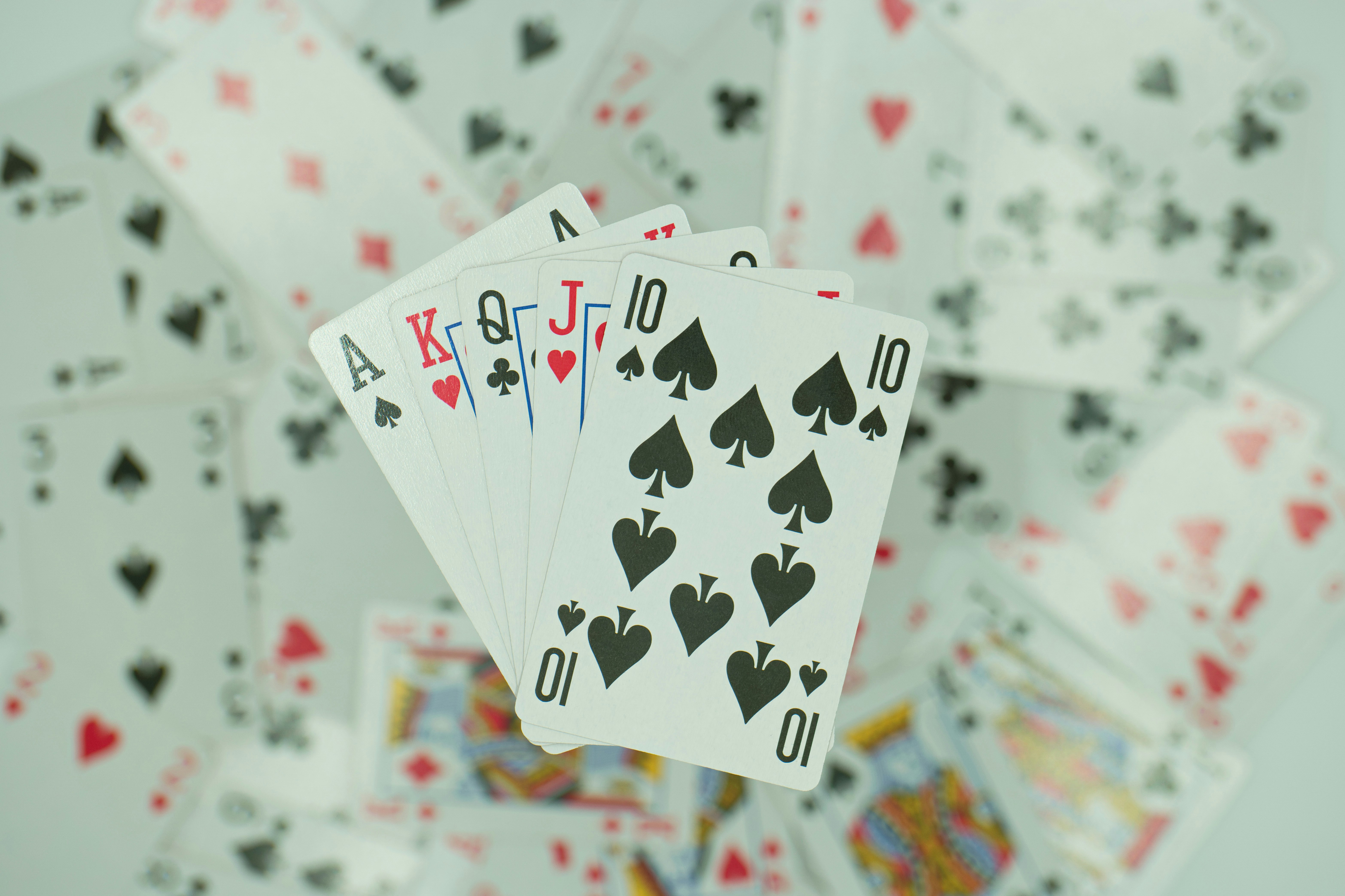 photo-1709540234351-1e9d86ef6fcf?ixid=M3wxMjA3fDB8MXxzZWFyY2h8MTl8fGh0bWw1JTIwcG9rZXJ8ZW58MHx8fHwxNzYwMTY4MzgxfDA\u0026ixlib=rb-4.1.0