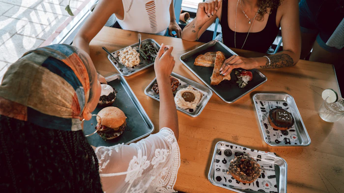 Best Solo Traveler Spots in Orlando: Where to Eat, Drink, and Connect