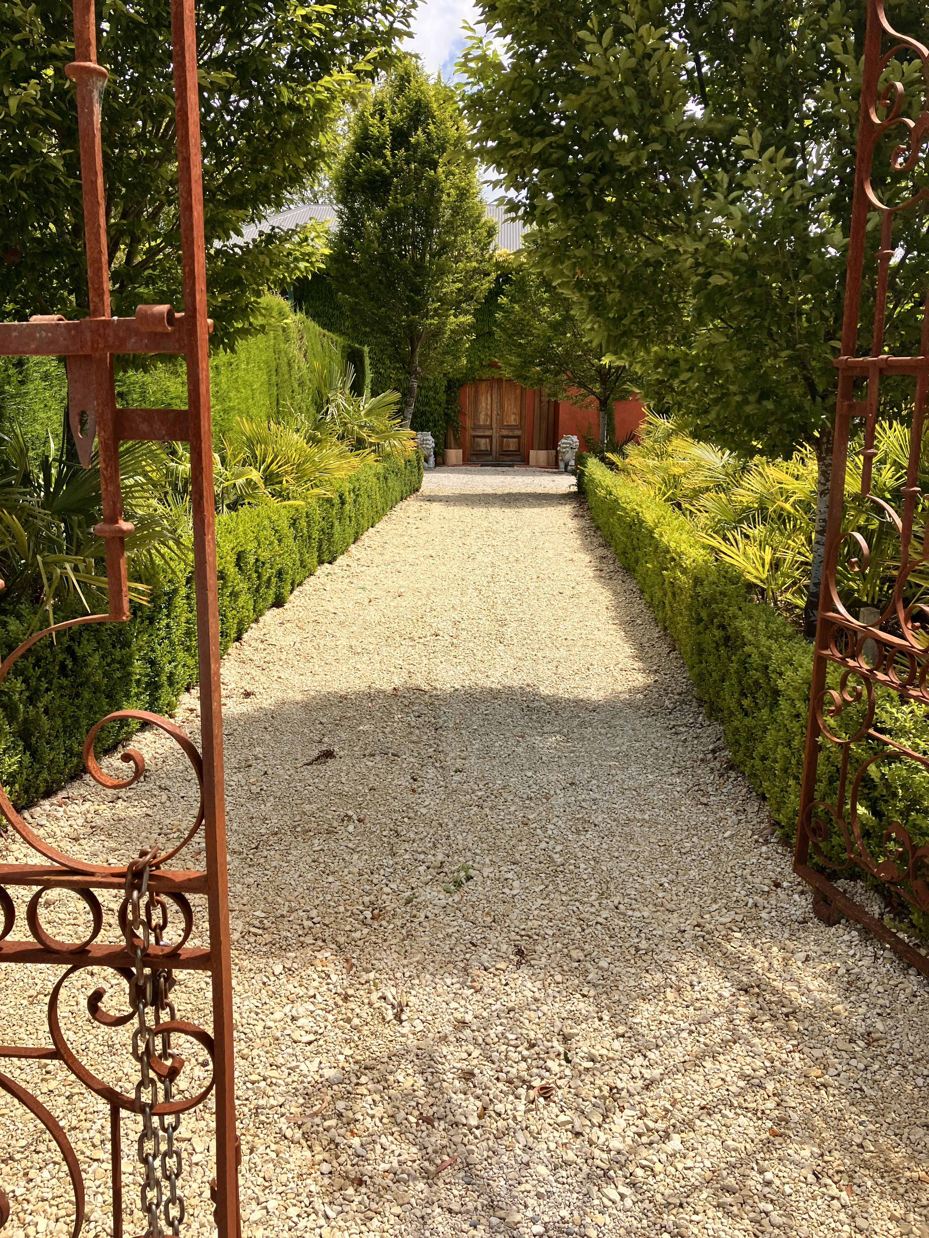 Photo by baulkhamhills1000