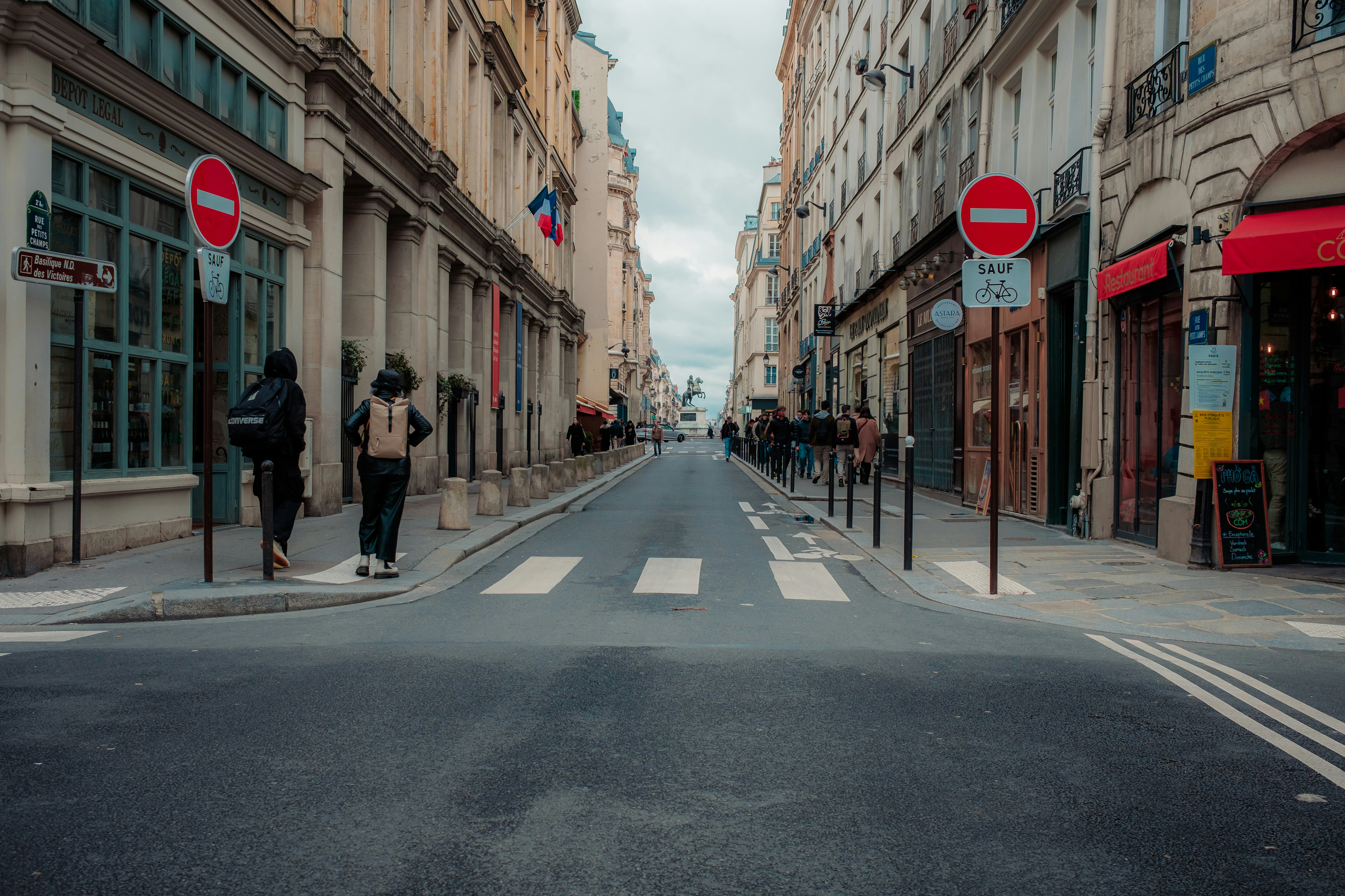 Photo by valentinlacoste