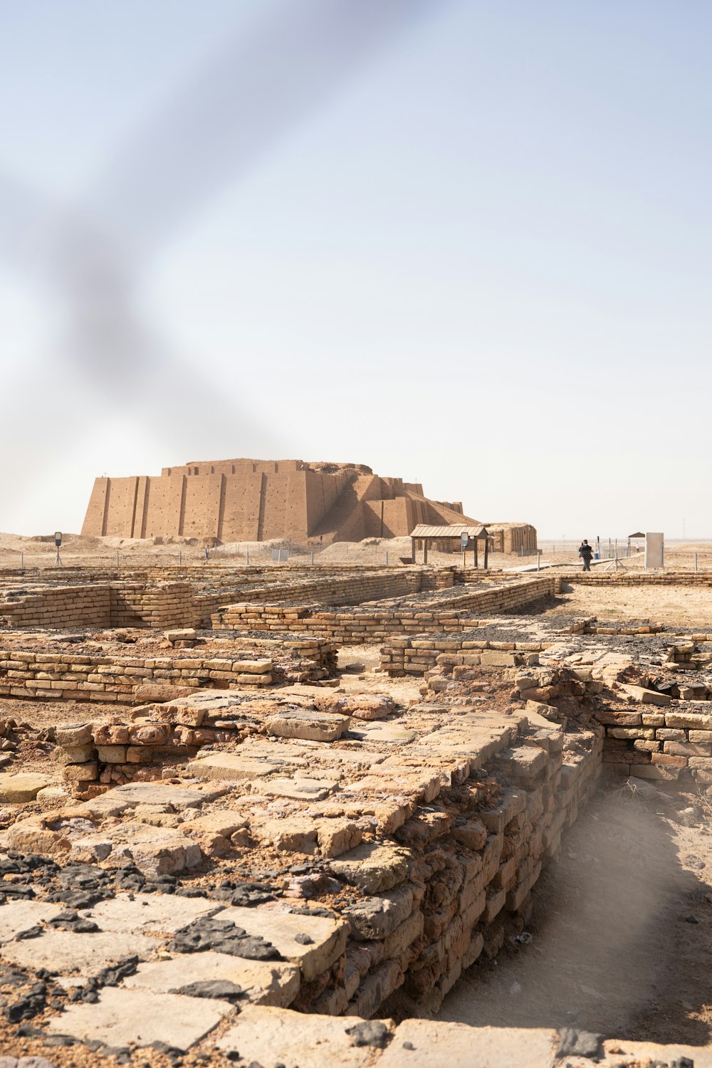 Die Ruinen der antiken Stadt Perse in der Wüste