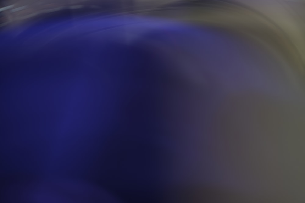 a blurry photo of a blue object