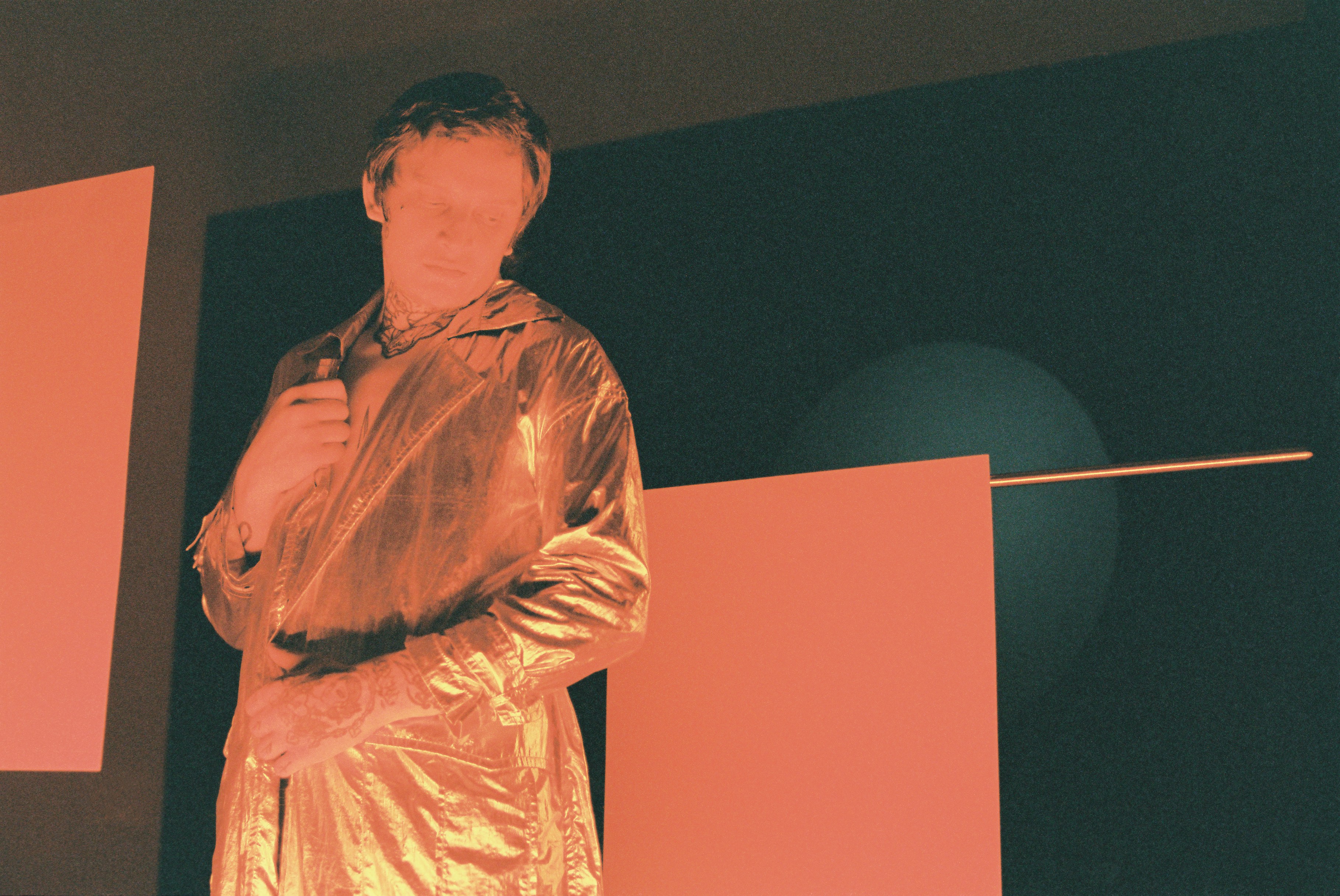 클래식기타를 연주할 때 올바른 자세는 무엇인가요? (클래식기타 연주 시 올바른 자세 완벽 가이드)