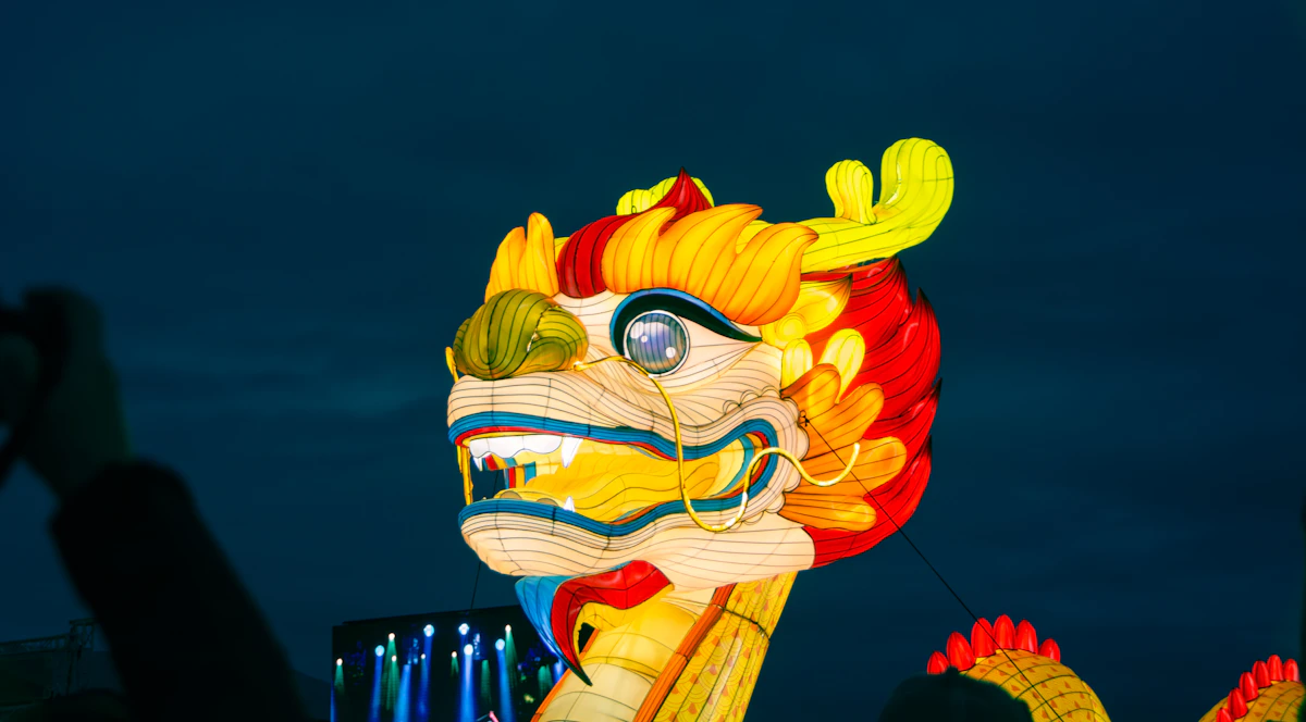 Dragon and Rooster Compatibility: The Power Couple