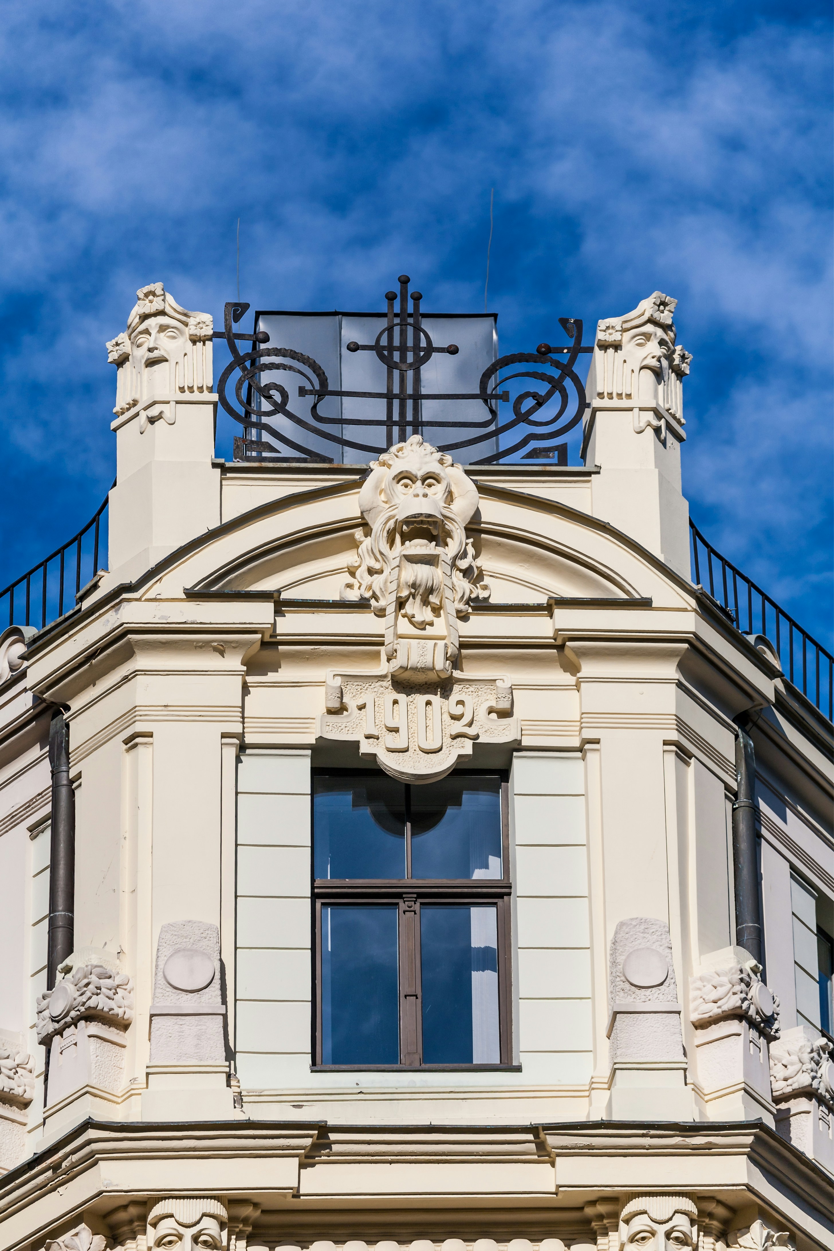 Photo by janisknakis