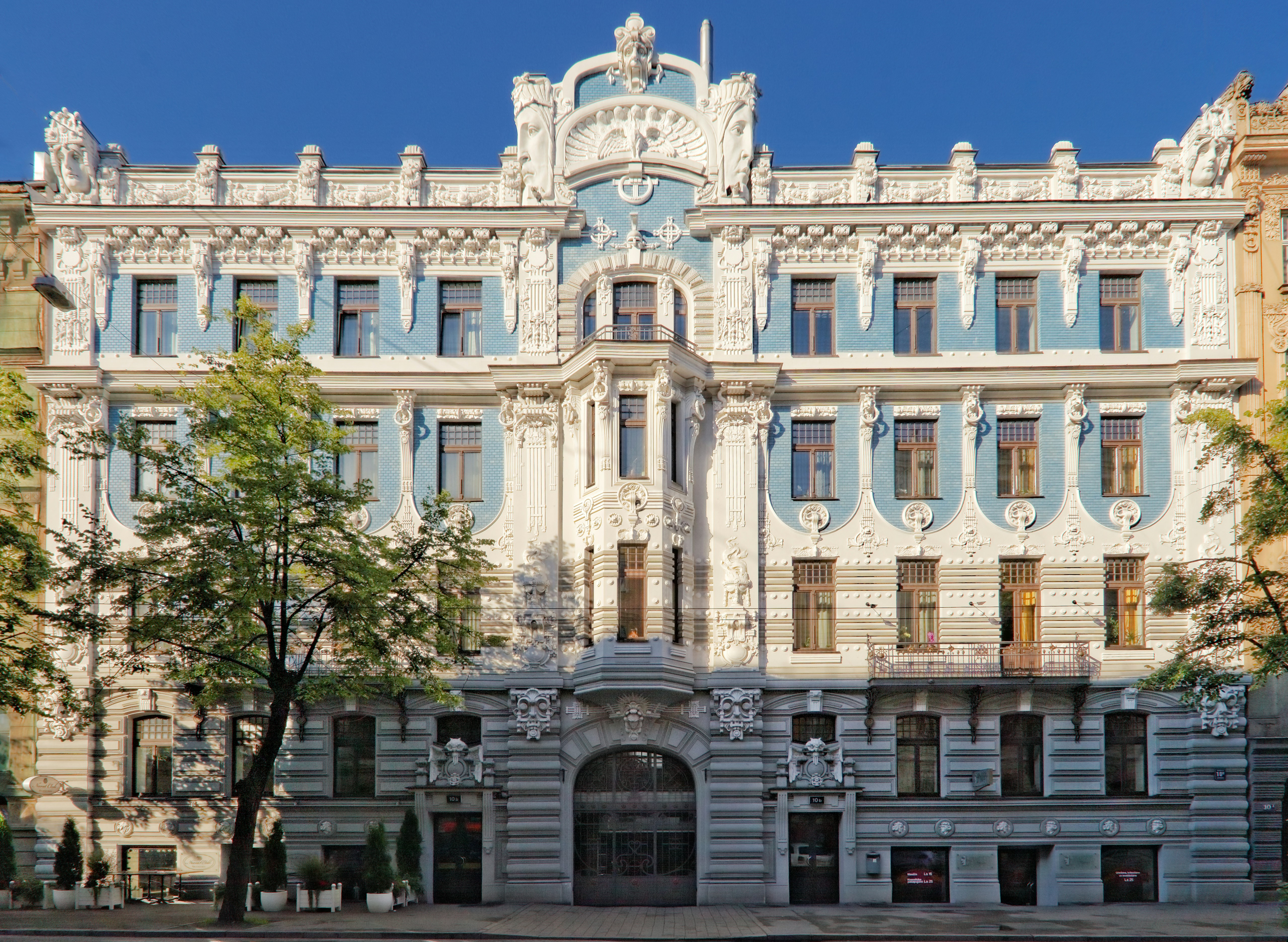 Photo by janisknakis