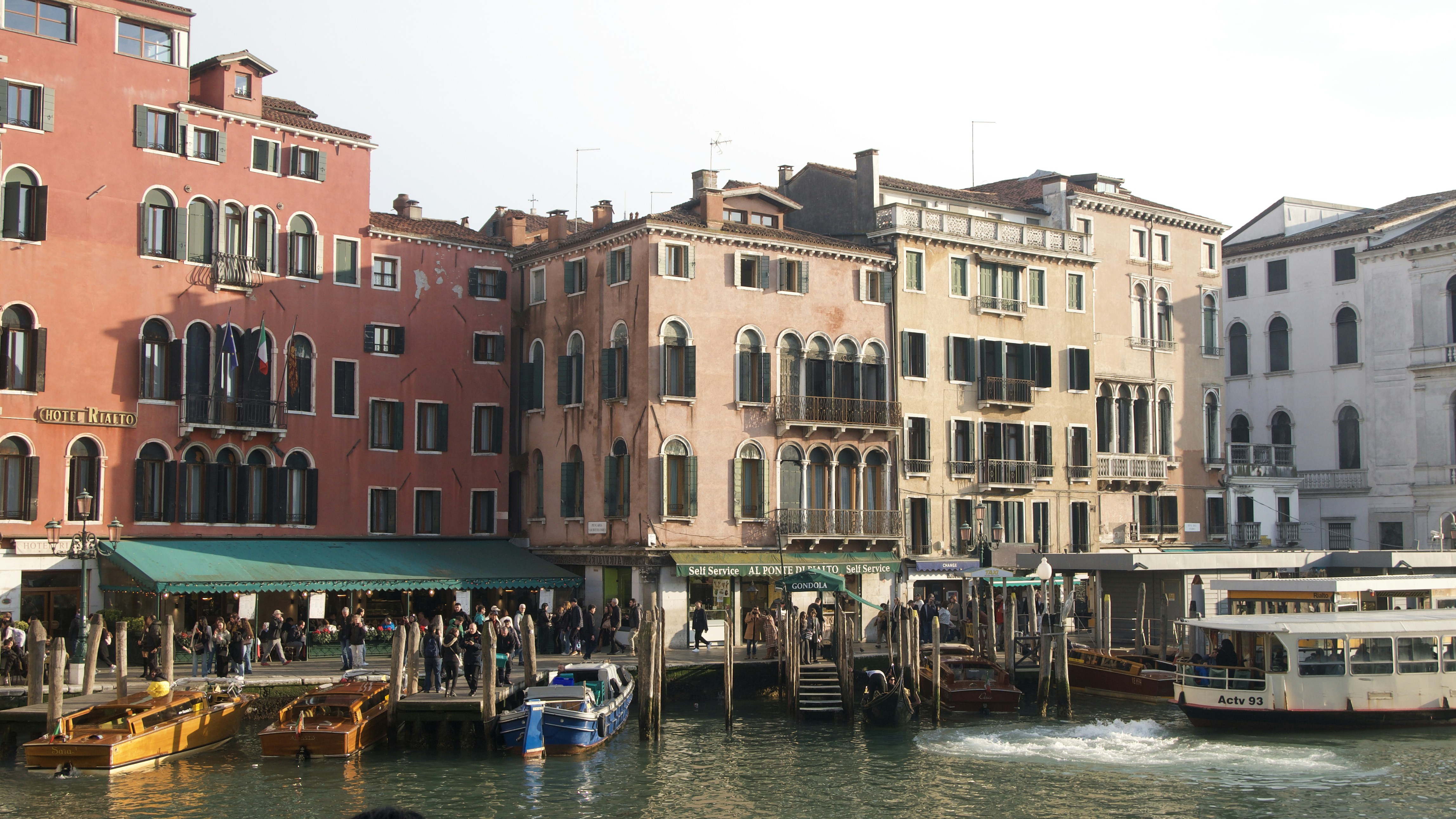 Photo by jacobzietek