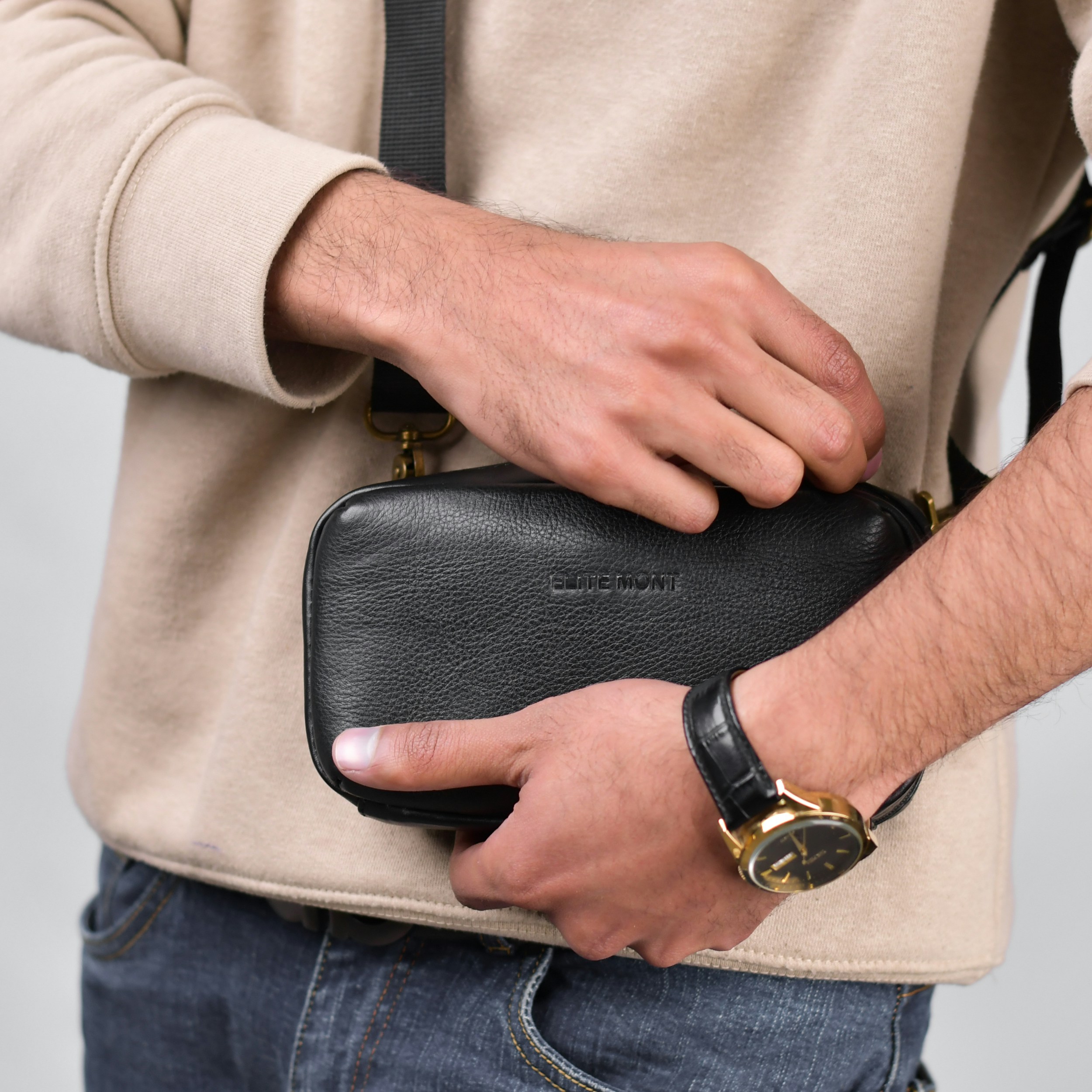 The 'Elara' Crossbody