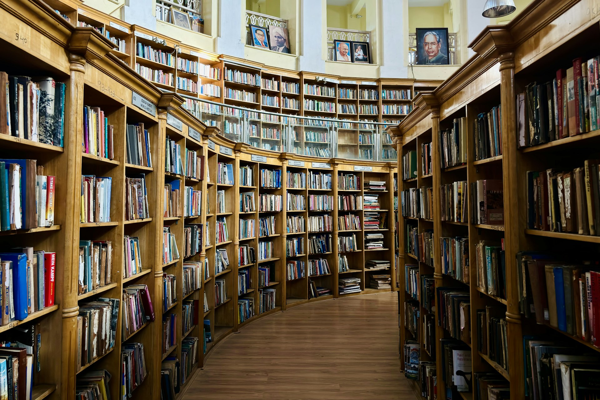 a long row of bookshelves filled with lots of books