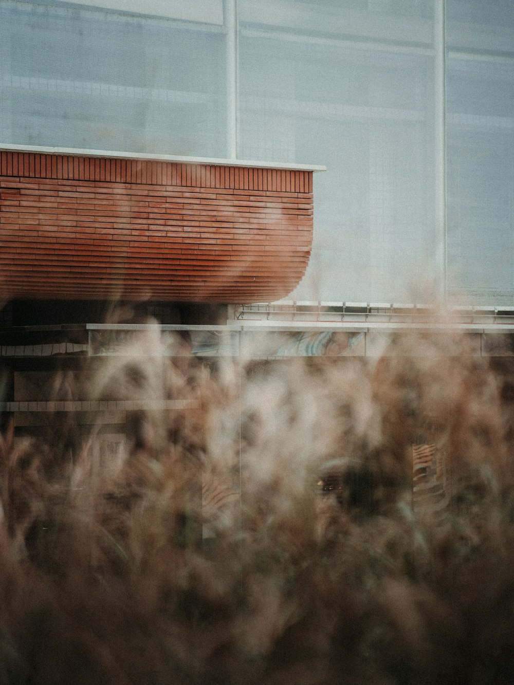 a blurry photo of a building with a clock on it