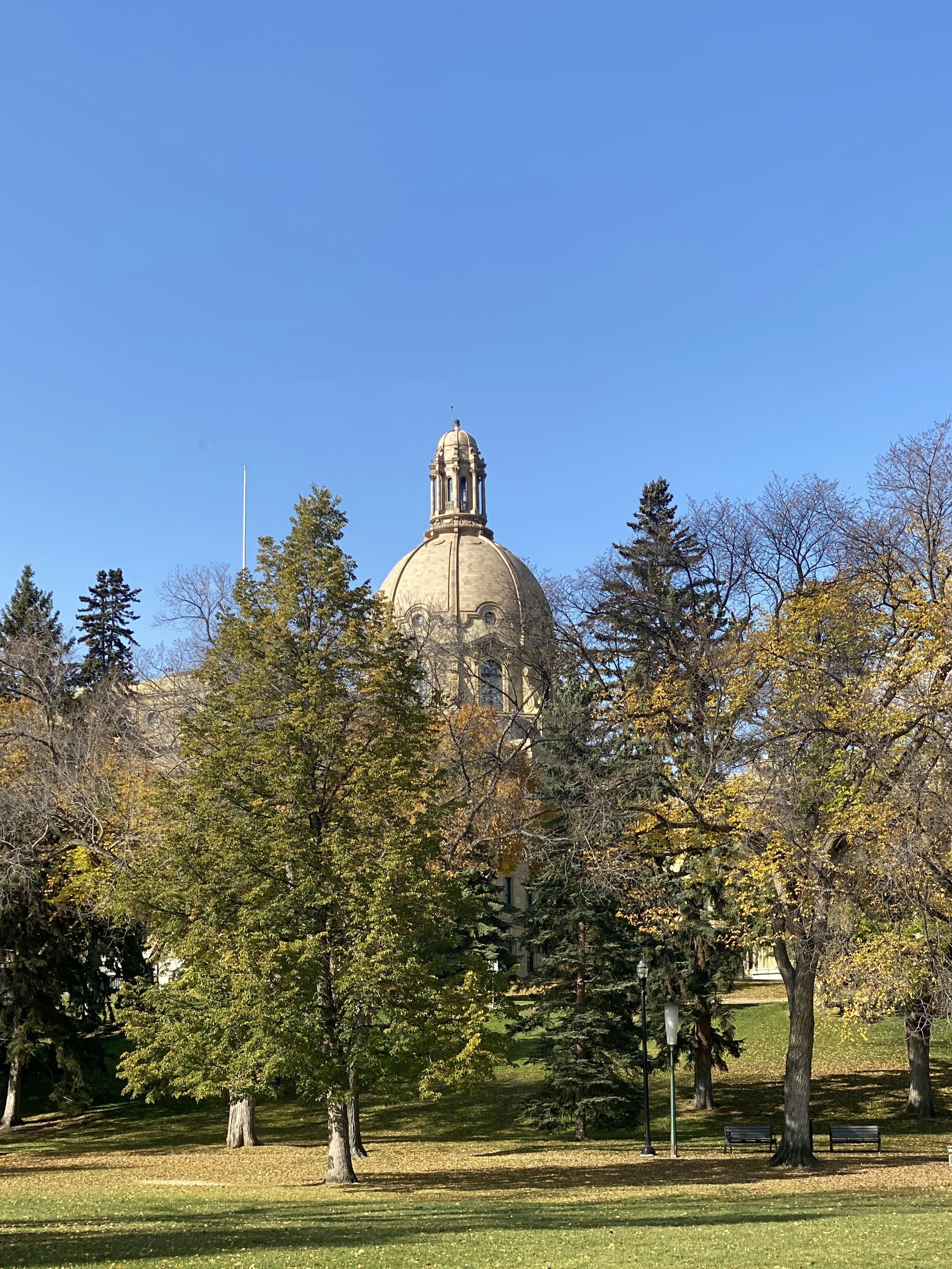 a large building with a dome on top of it