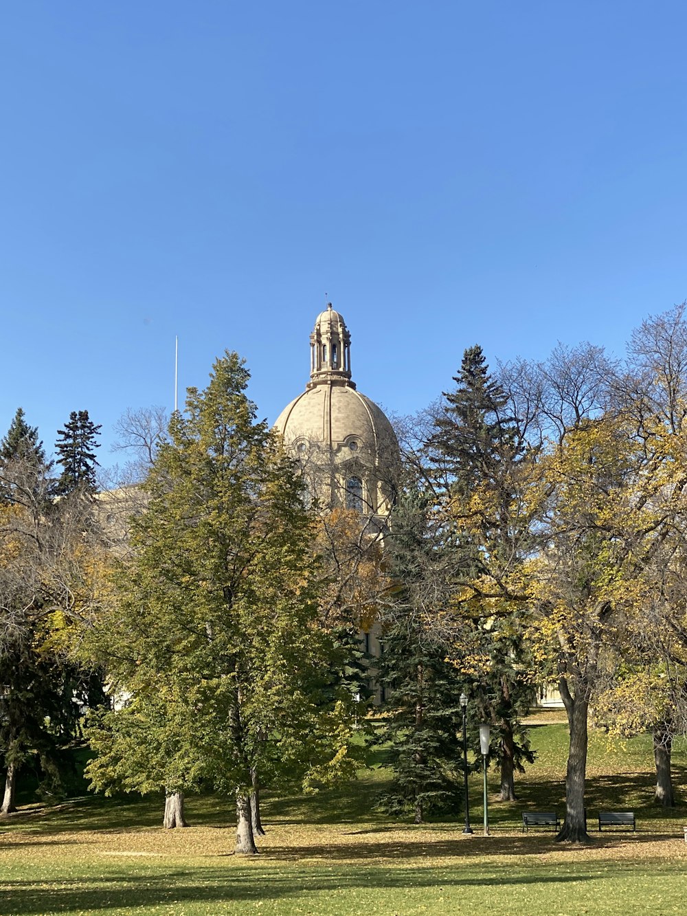 a large building with a dome on top of it