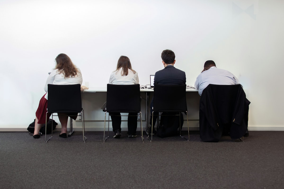 Entretien d'embauche en Suisse: les codes à connaître - TinJob