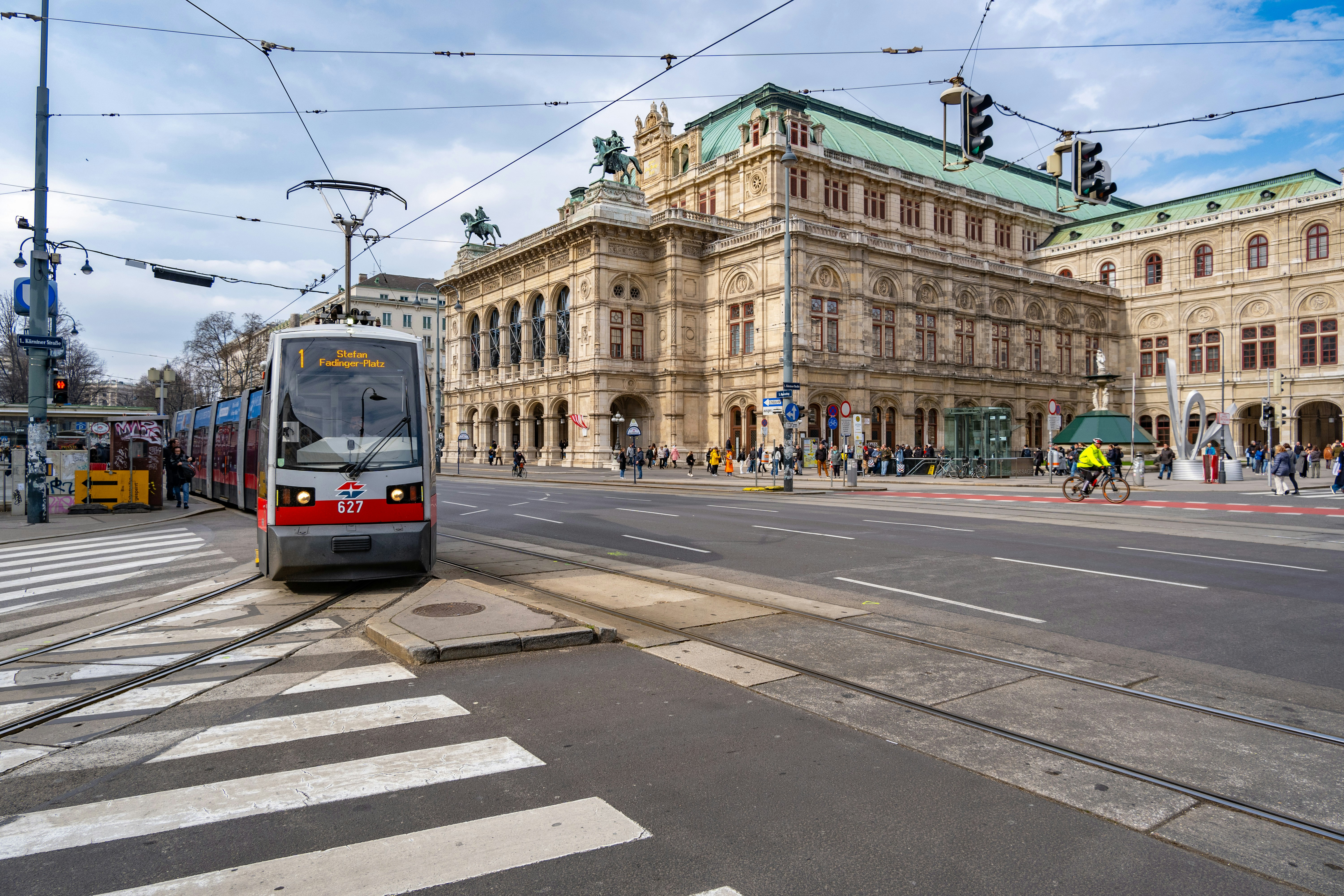 Photo by tillflorian