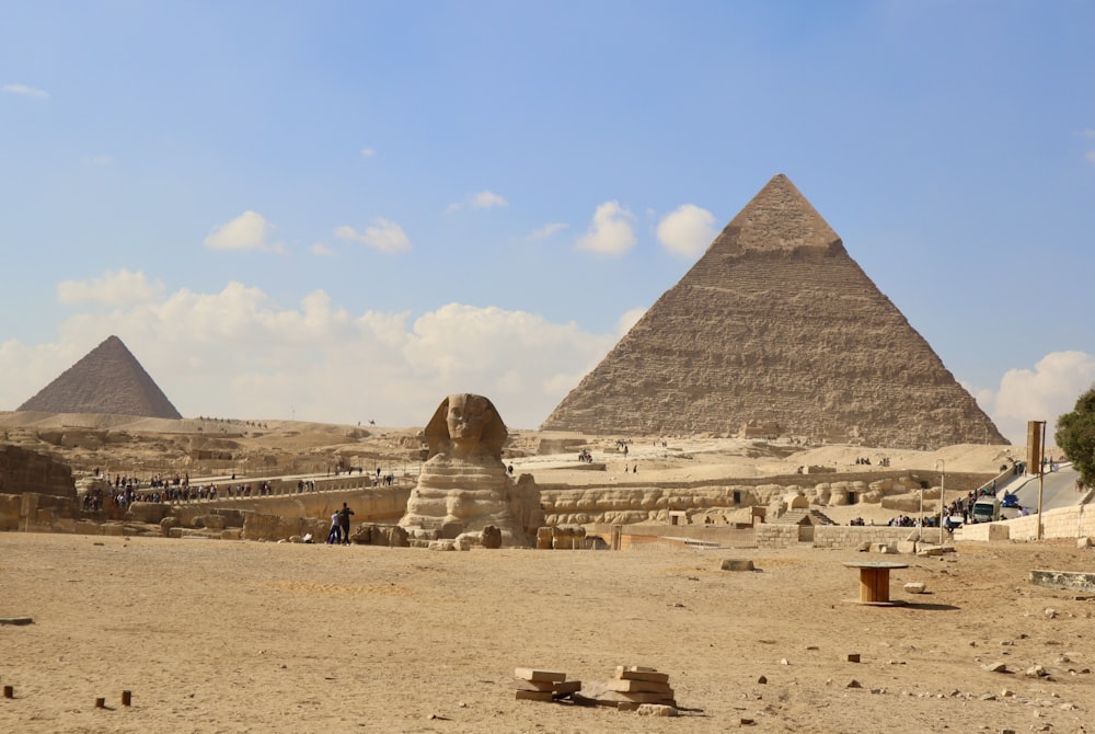 the pyramids of giza and the sphinxs of egypt