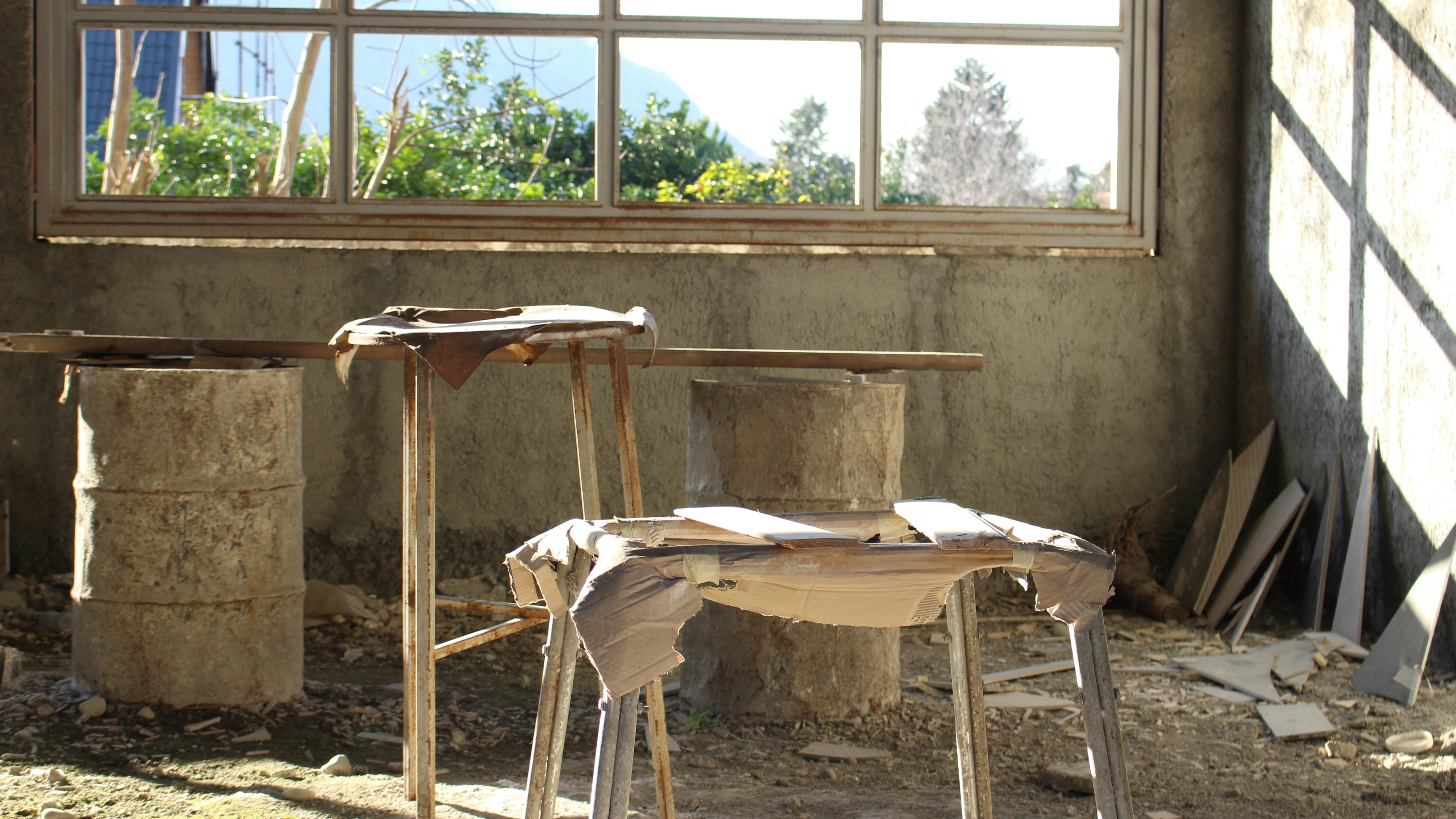 a chair and a table in a room