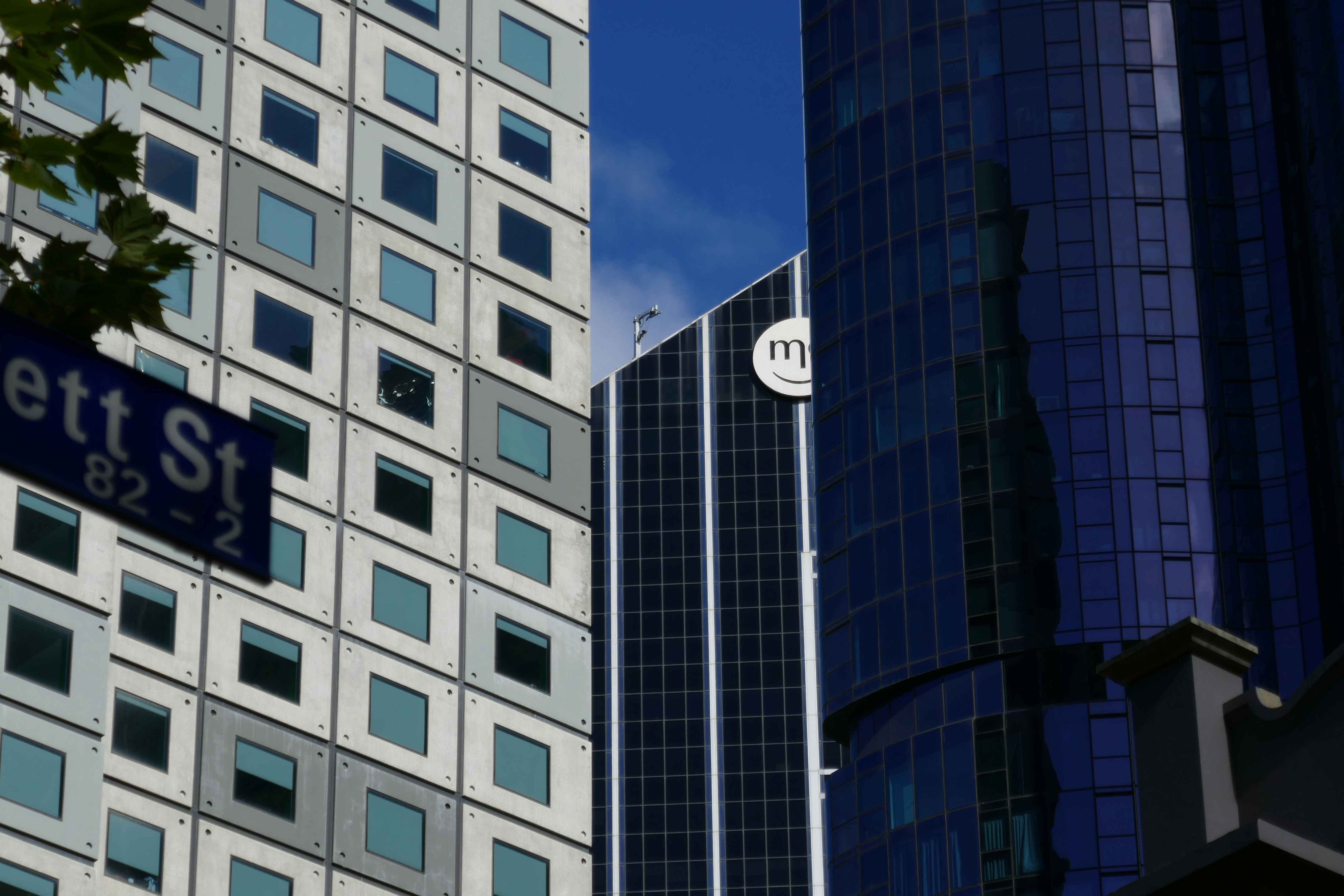 Citigroup Maintains Neutral on Schneider National, Lowers Price Target to $23