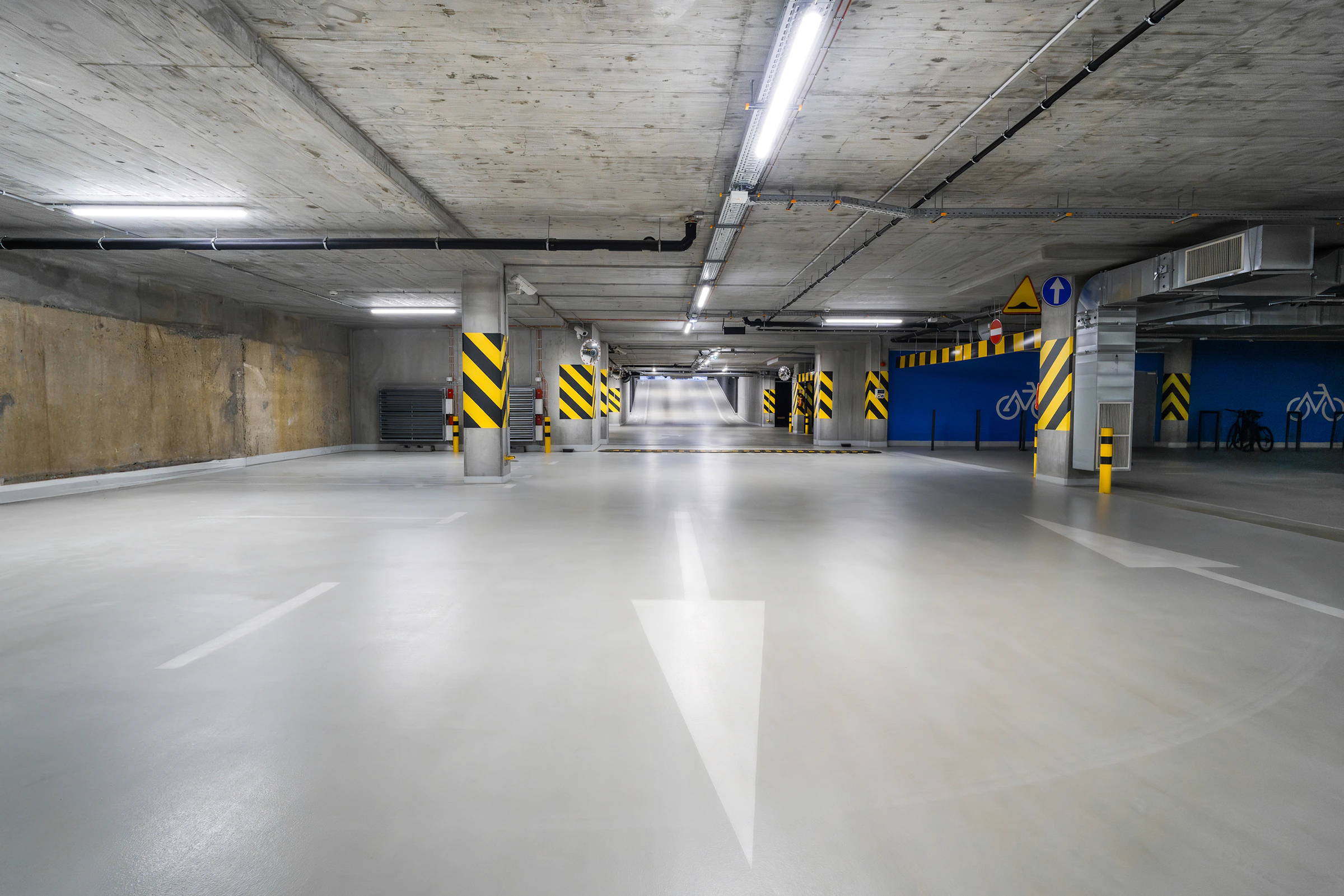 Parking garage advertising environment