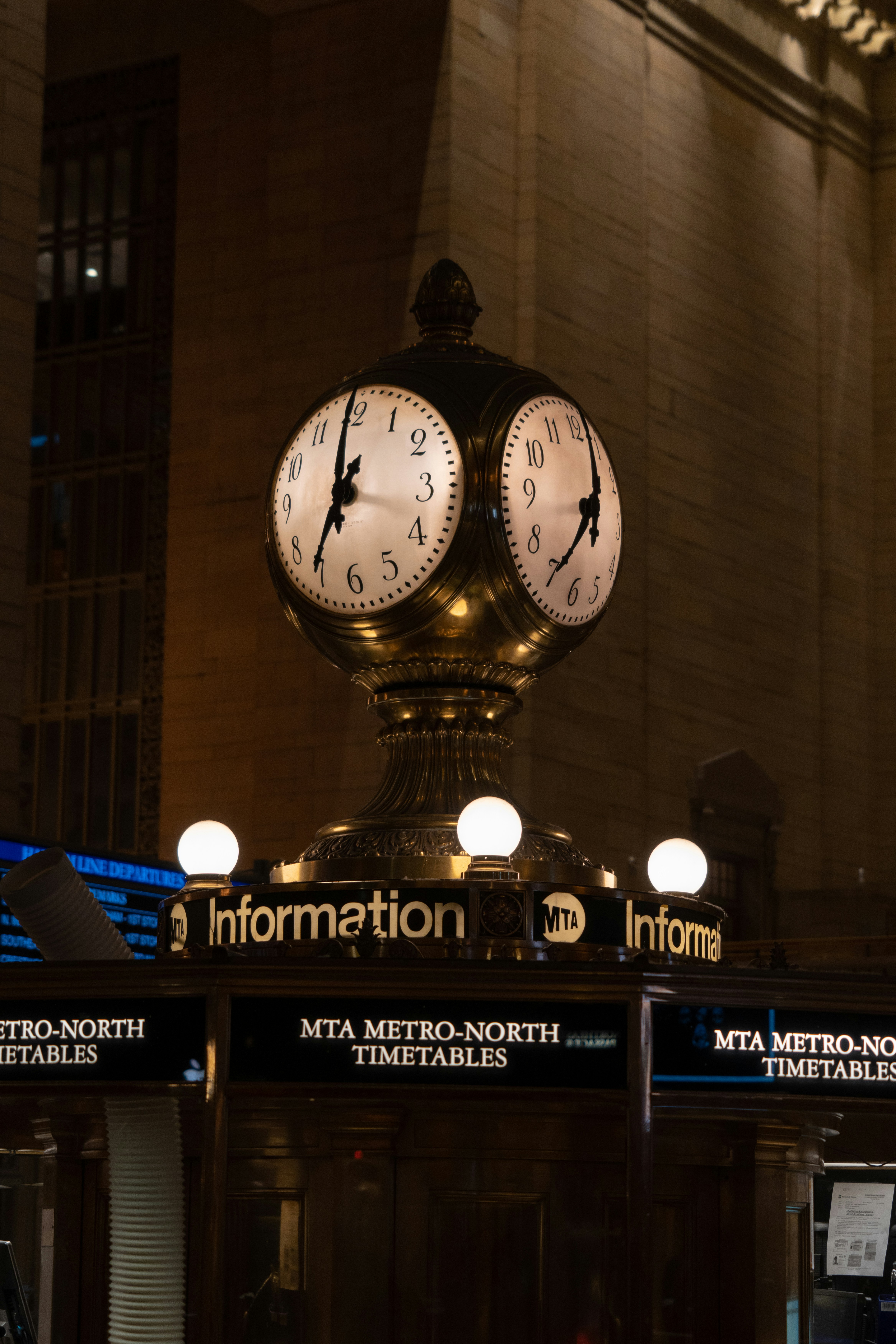 Getting Around Central Without Losing Your Mind — Transport Logic and On-Foot Navigation