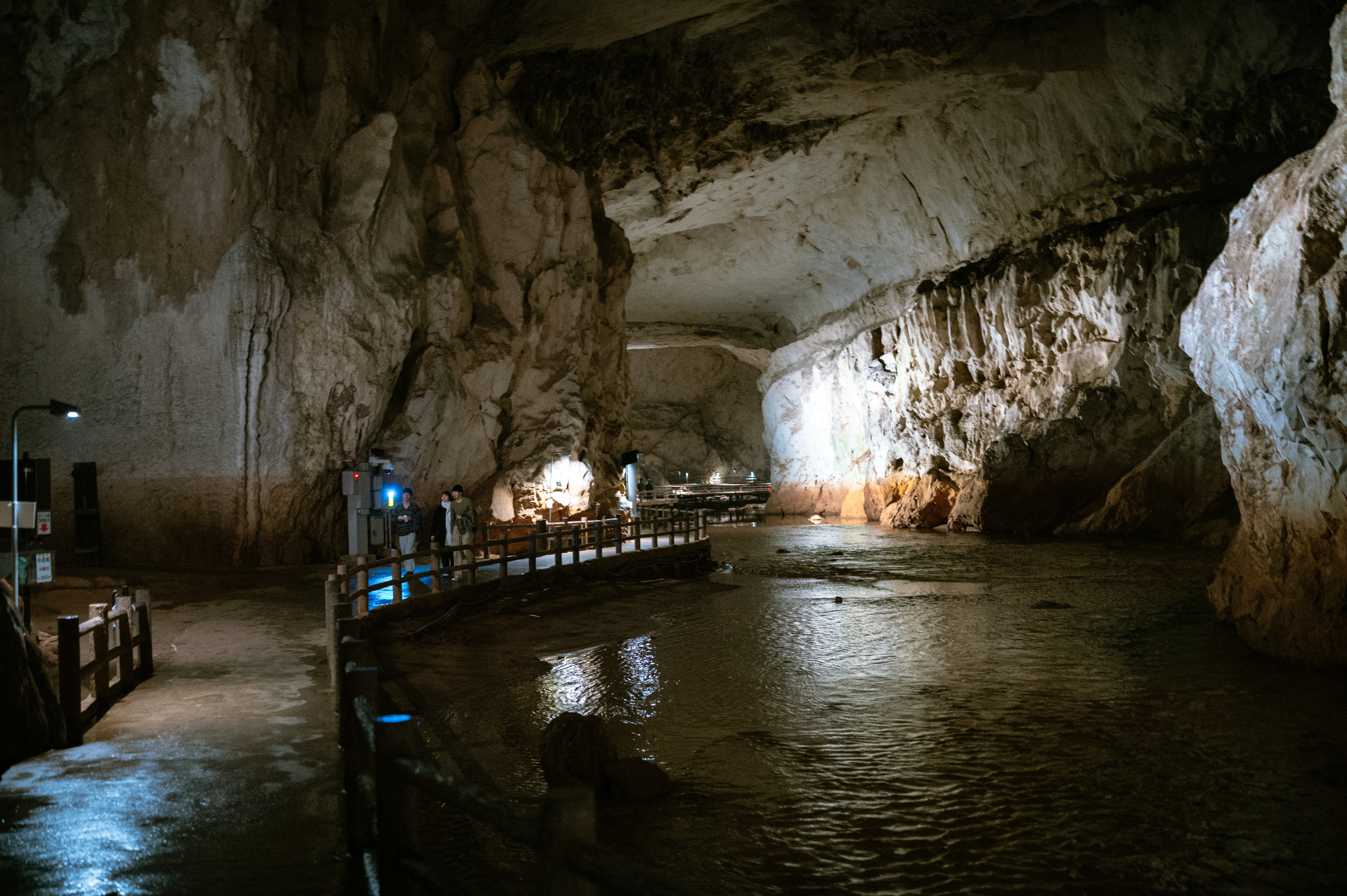Cave Water Symphony: The Music of Underground Rivers (image credits: unsplash)