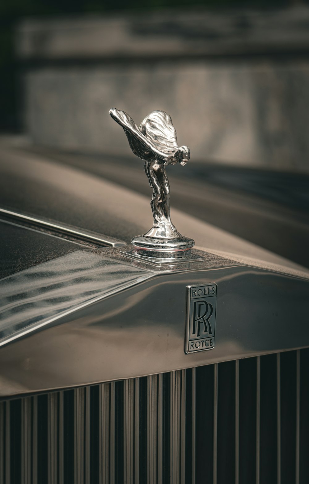 a close up of the hood ornament on a car