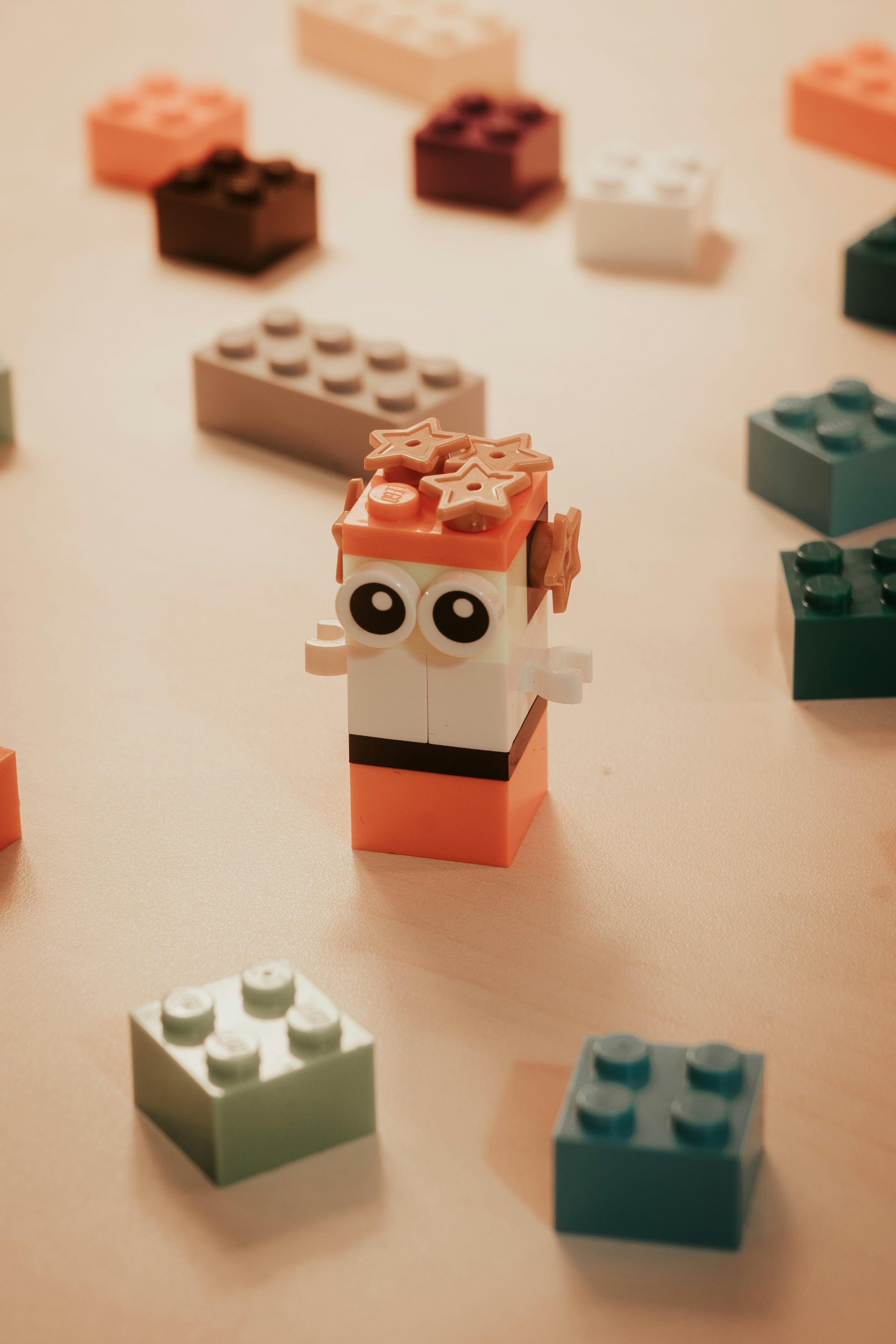 a group of legos sitting on top of a table