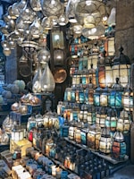 a store filled with lots of different types of lights