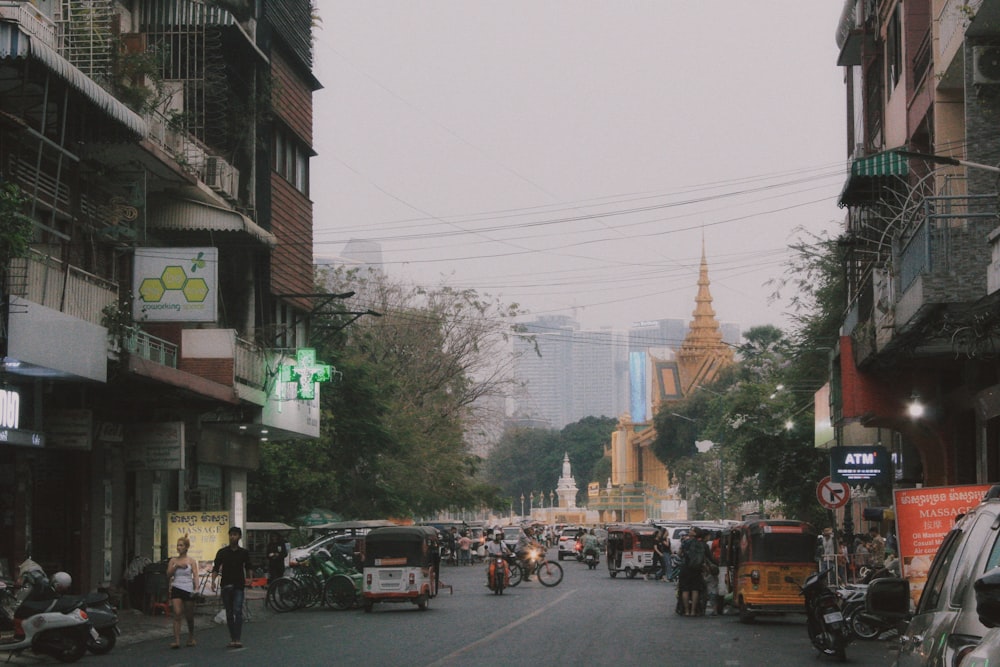 a city street filled with lots of traffic