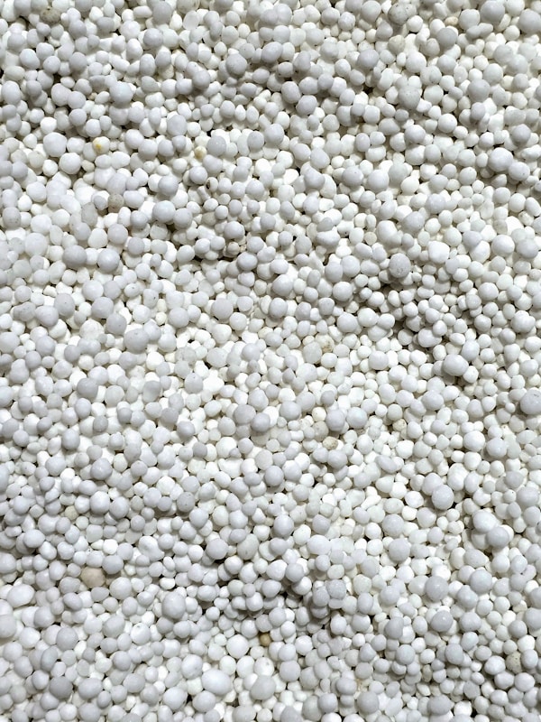 Granule albe Uree