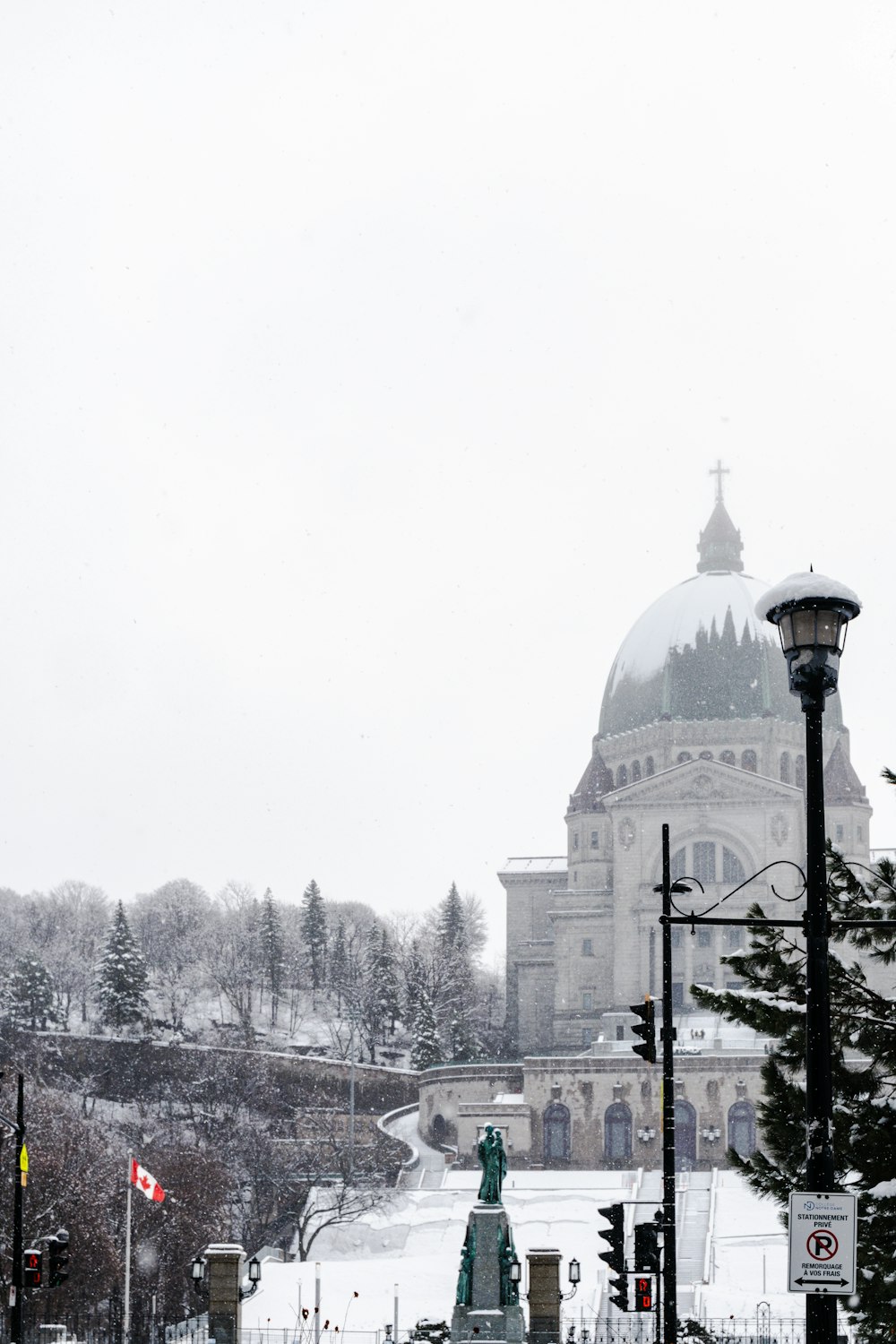 a large building with a dome on top of it