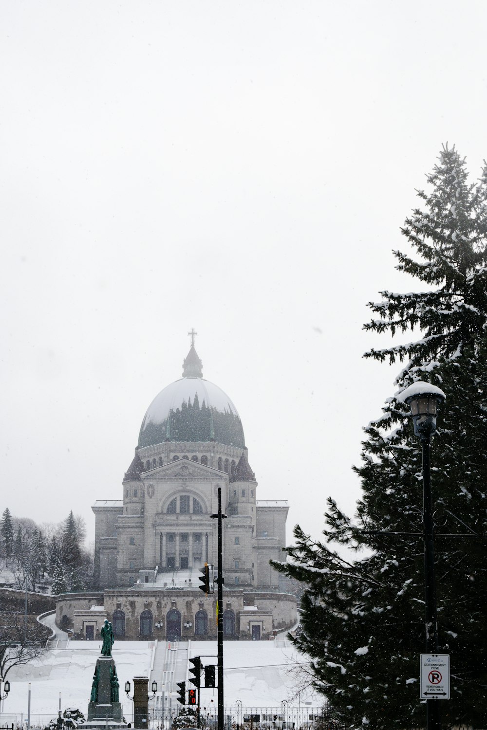 a large building with a dome on top of it