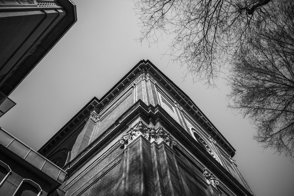 a black and white photo of a tall building