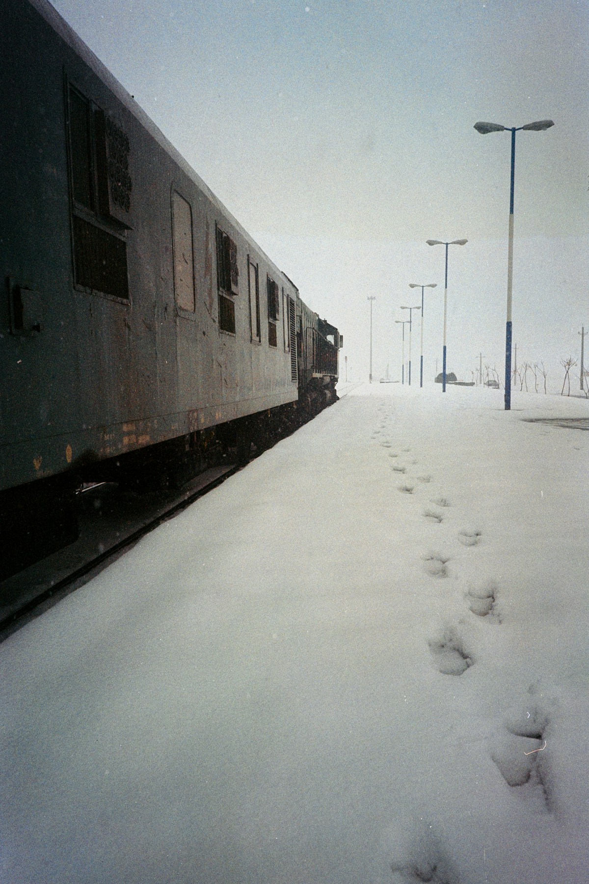 Snow at the platform, heading south