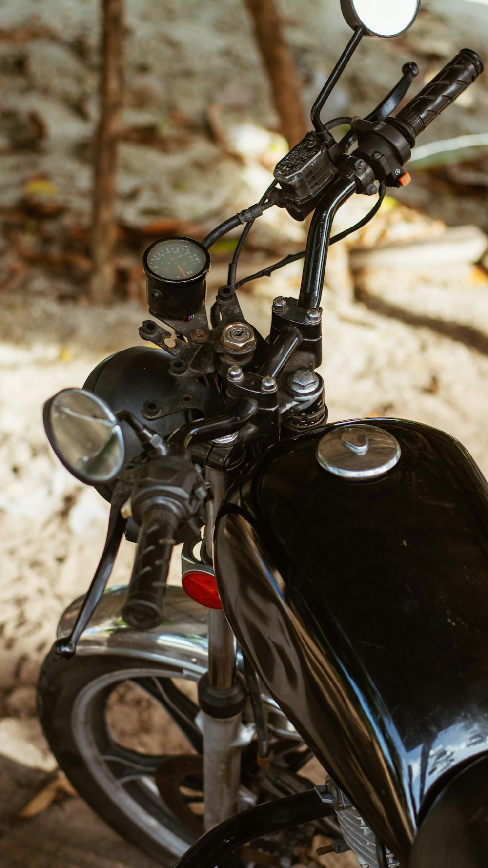 a close up of the handle bars on a motorcycle