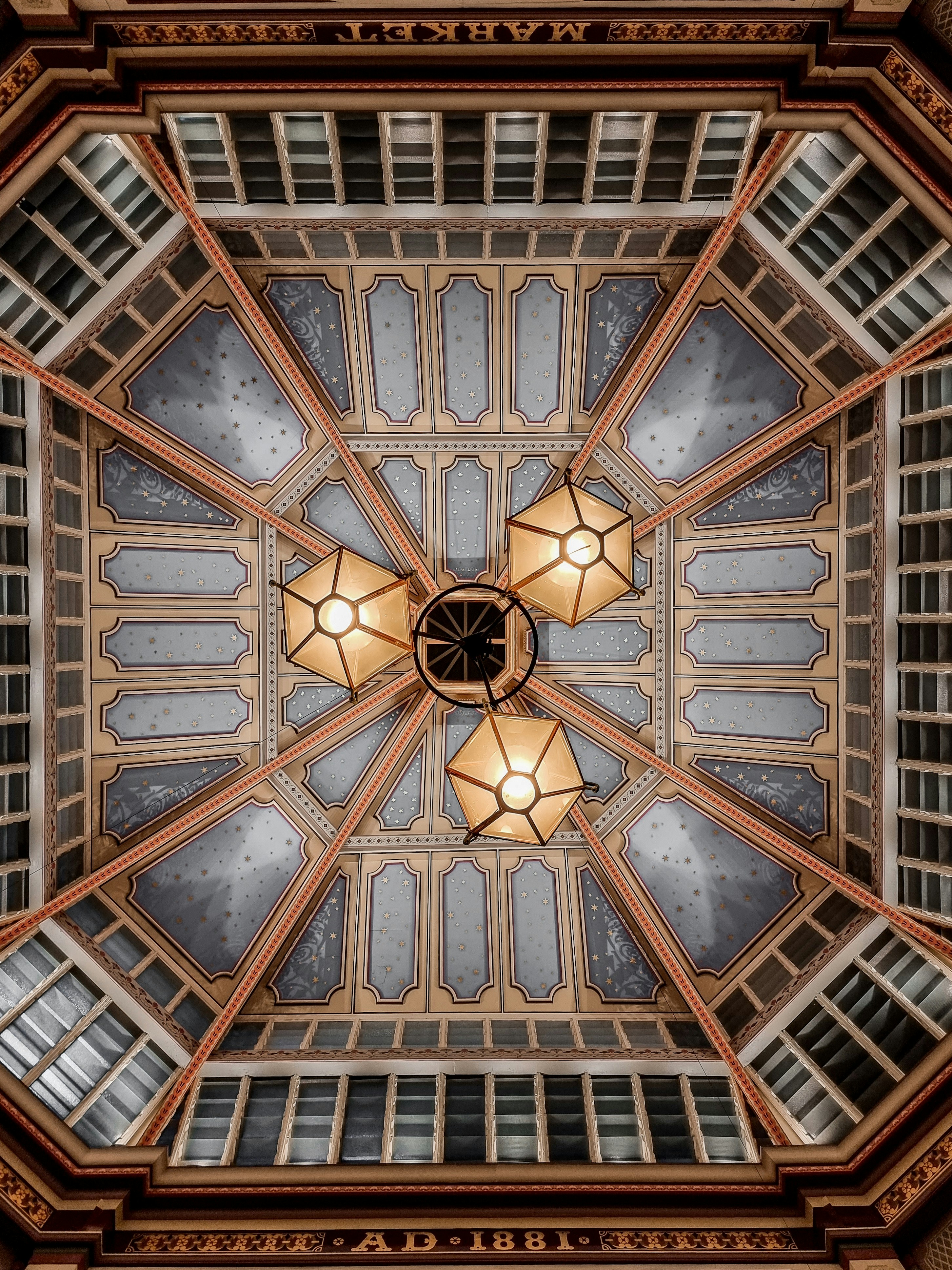 gray computer monitor