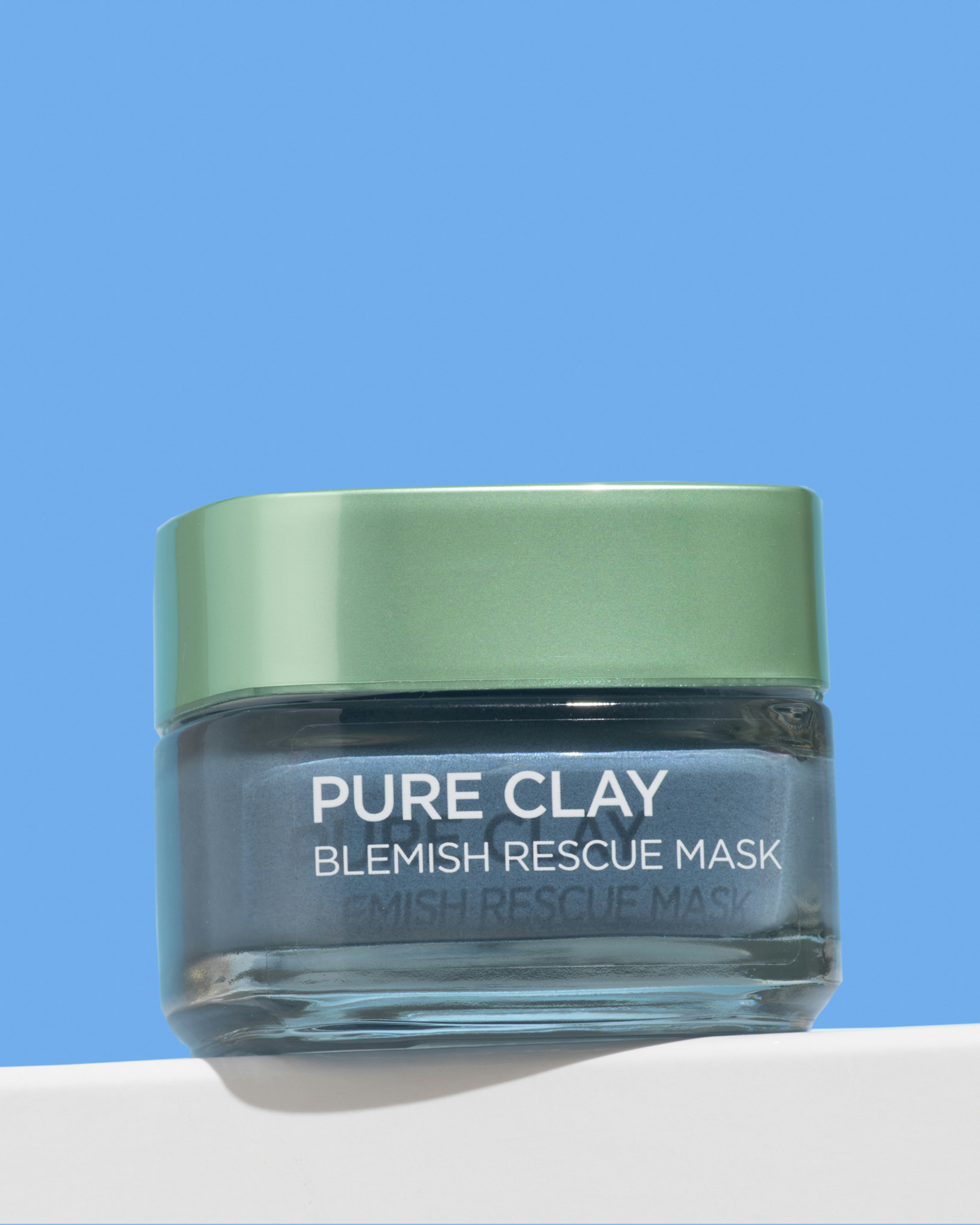 Clear skin texture, Healthy skin glow, Soft pastel background, Minimalist skincare aesthetic, ilustrasi artikel Clear Skin Breakthrough: The Best Birth Control Pills for Hormonal Acne 8