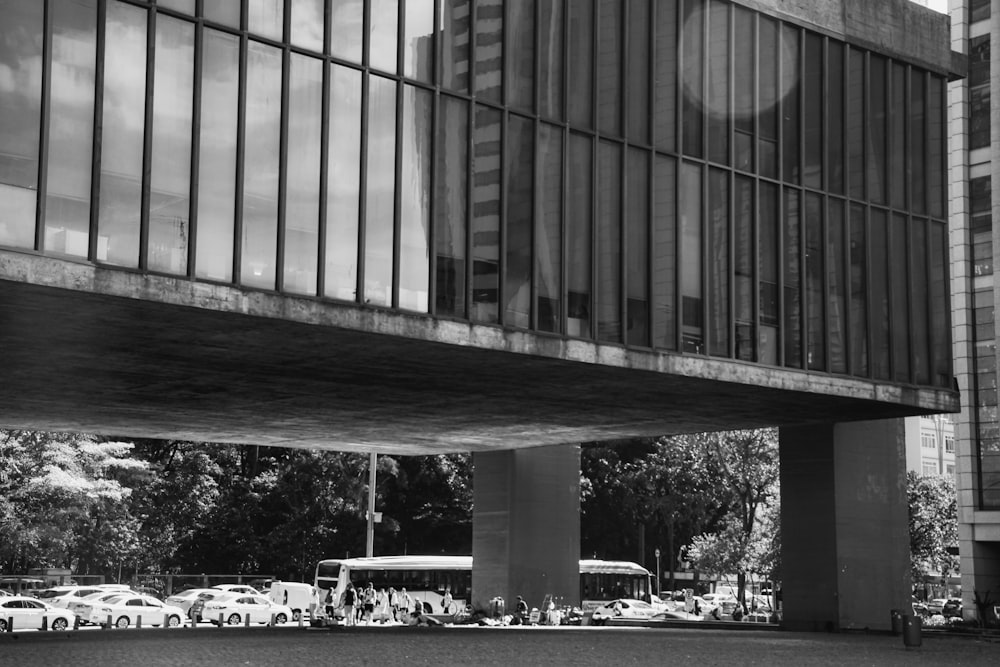 a black and white photo of a building