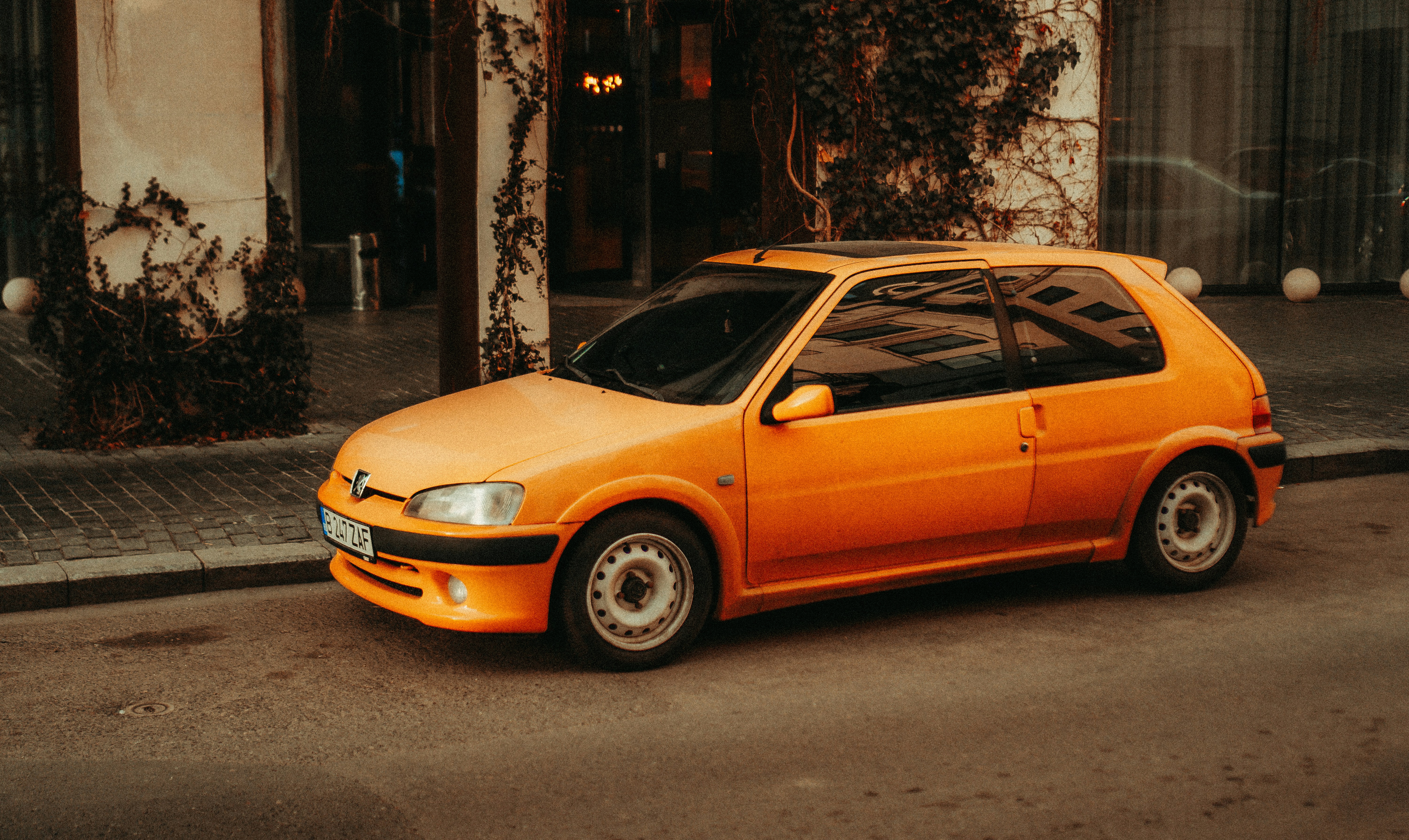 vintage french car wallpaper, wallpaper, Citroën DS: A French Automotive Icon 3