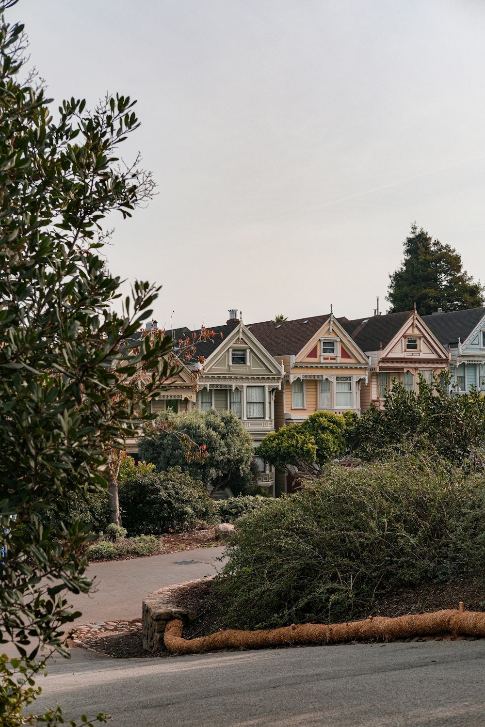 a row of houses in a residential neighborhood
