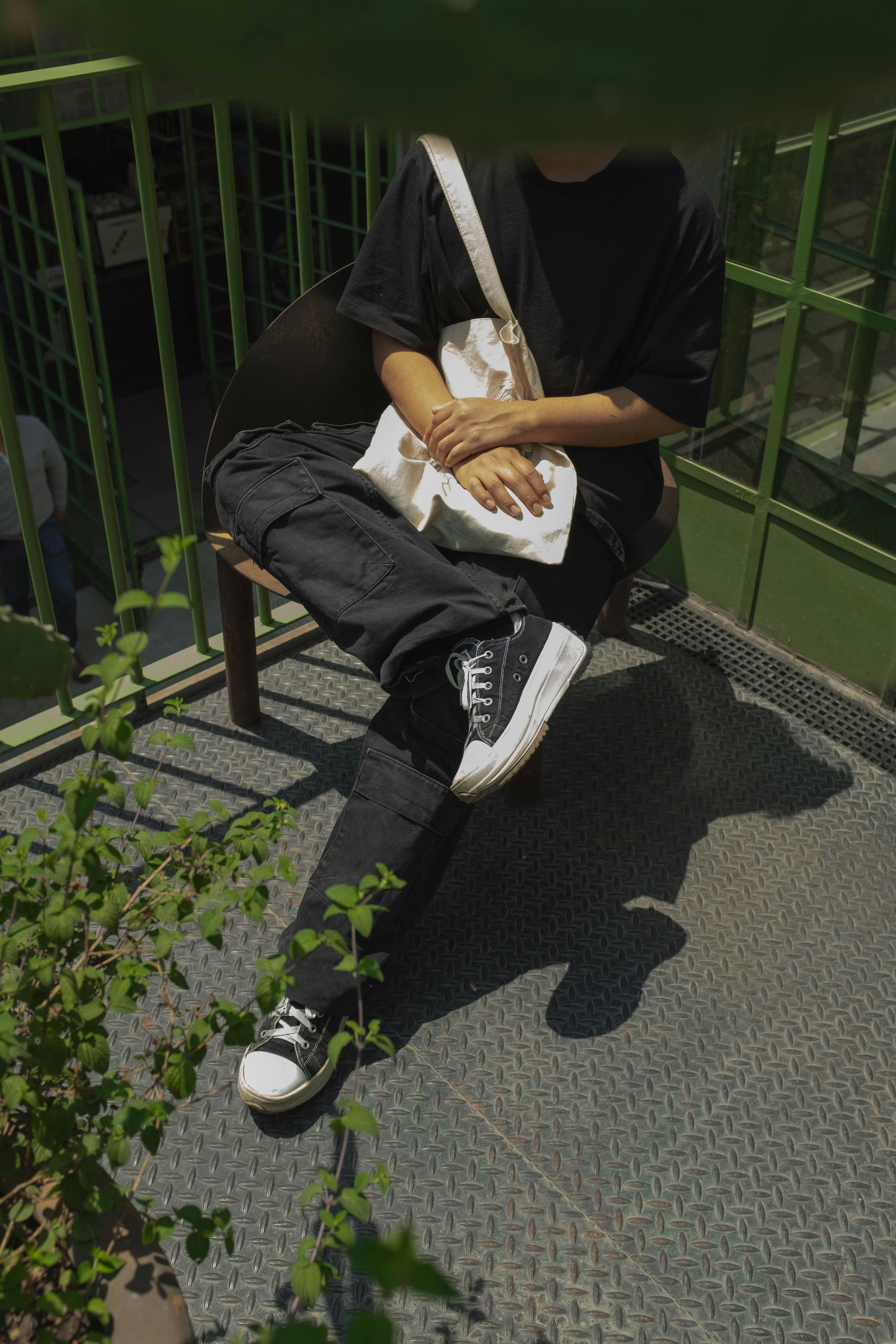 Client enjoying a professional Dominican blowout service