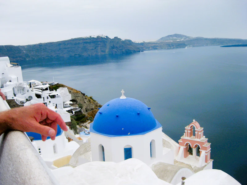 Best Laptop Friendly Cafes in Santorini With Fast Wifi