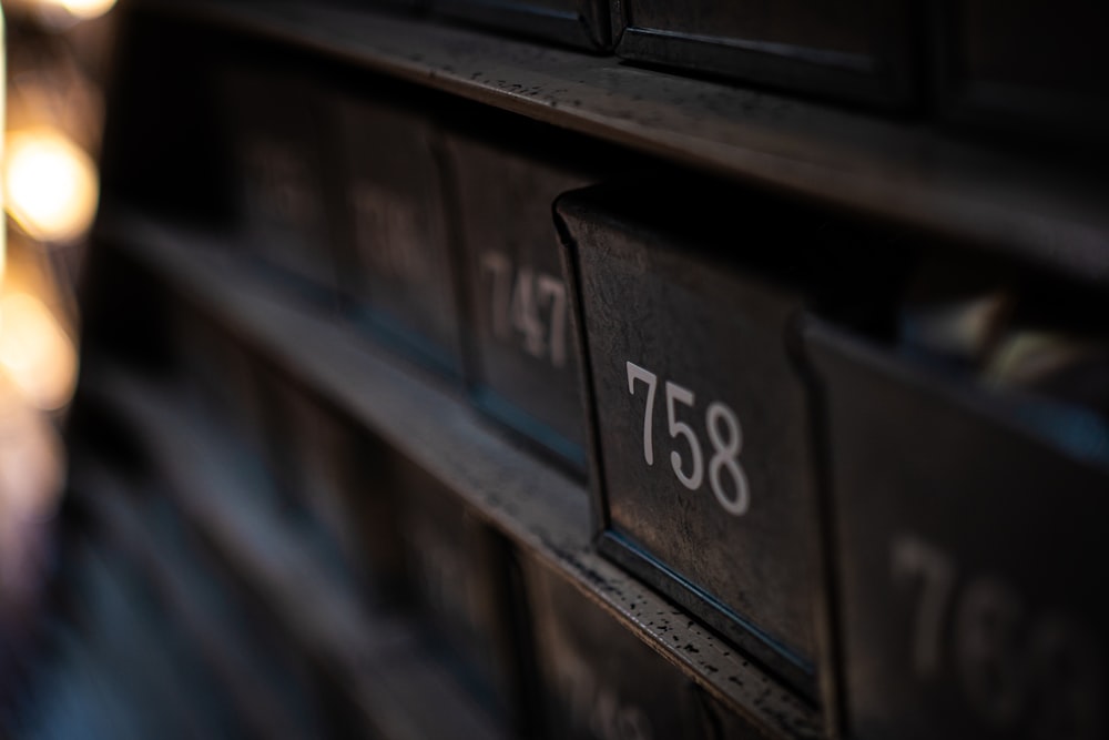 a close up of the numbers on a mailbox