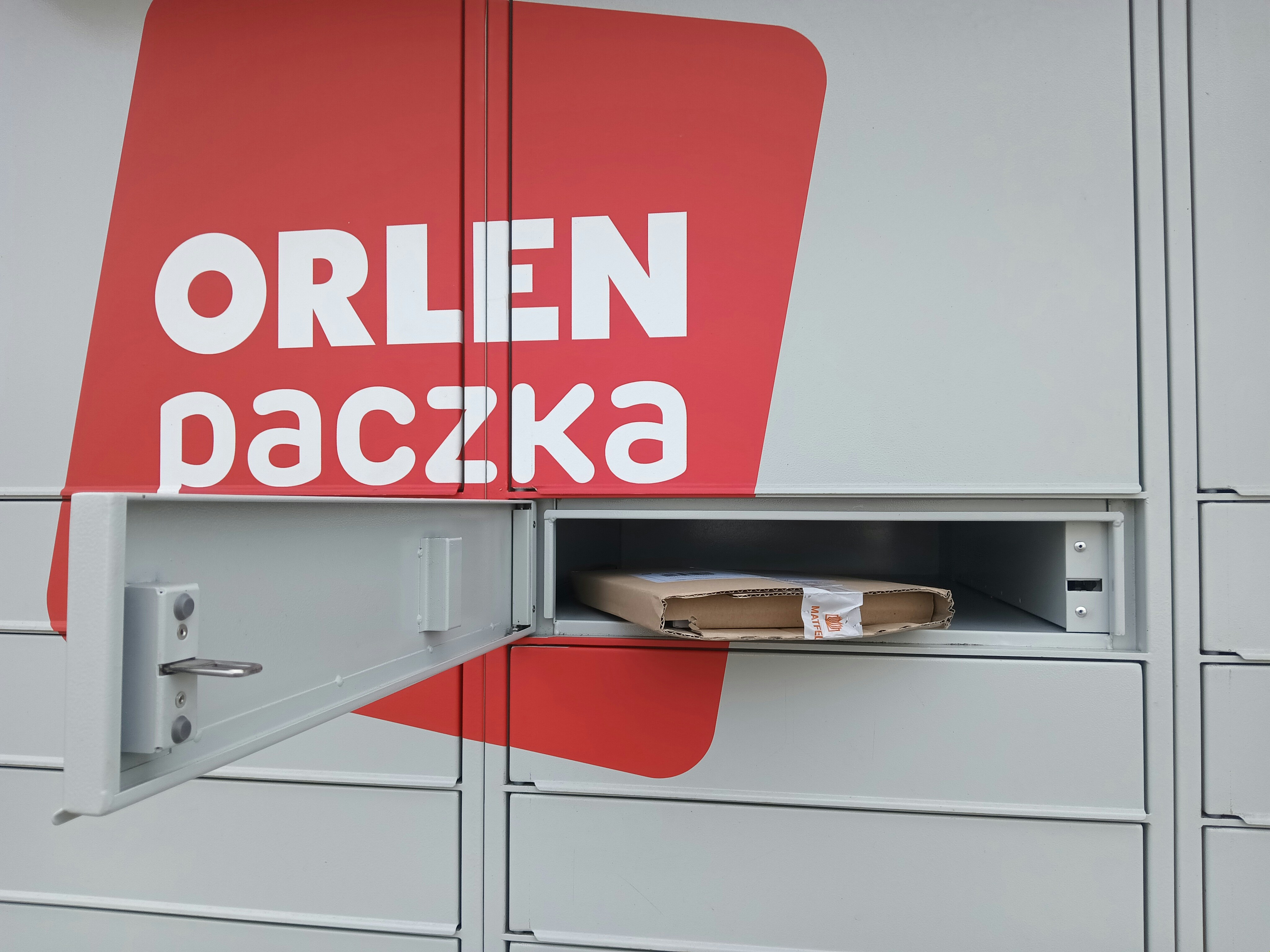 Parcel locker of Orlen Paczka