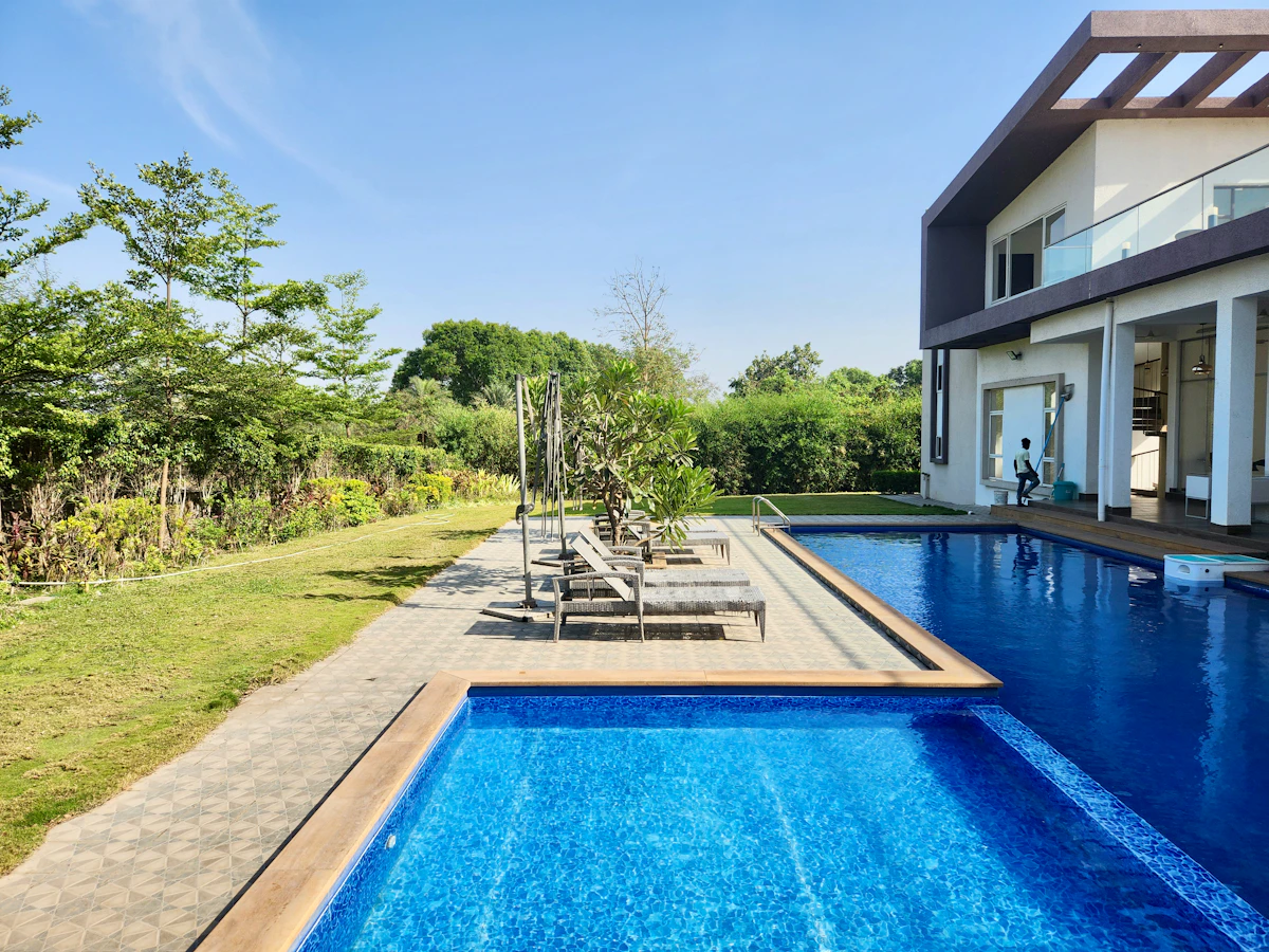 Villa with a swimming pool