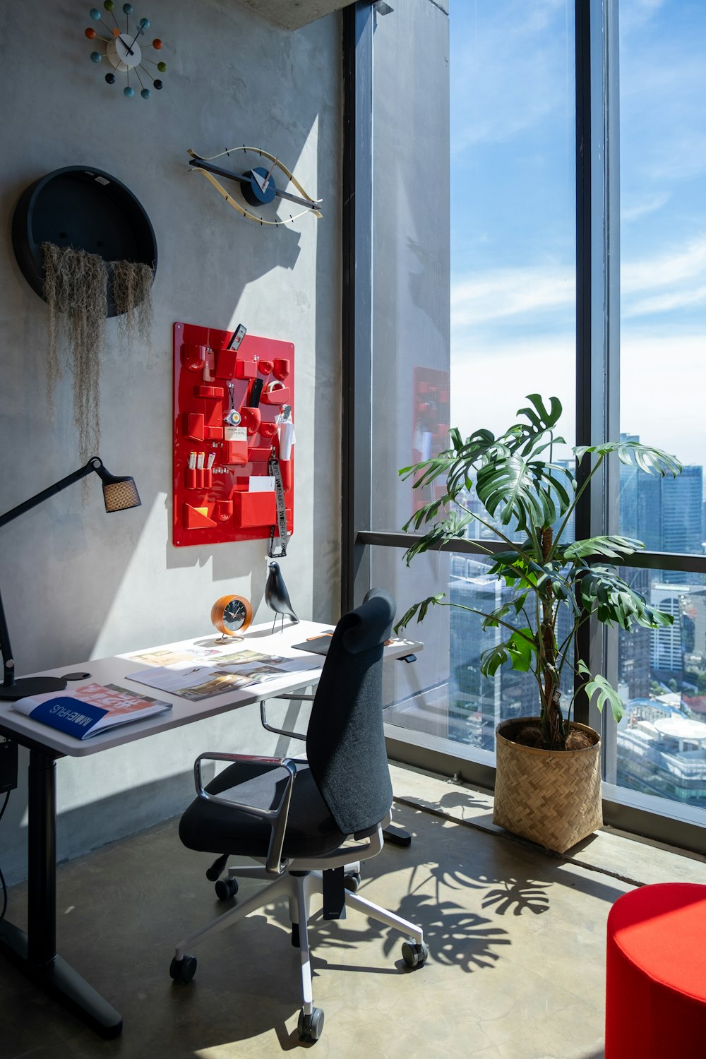 a chair and a desk in a room