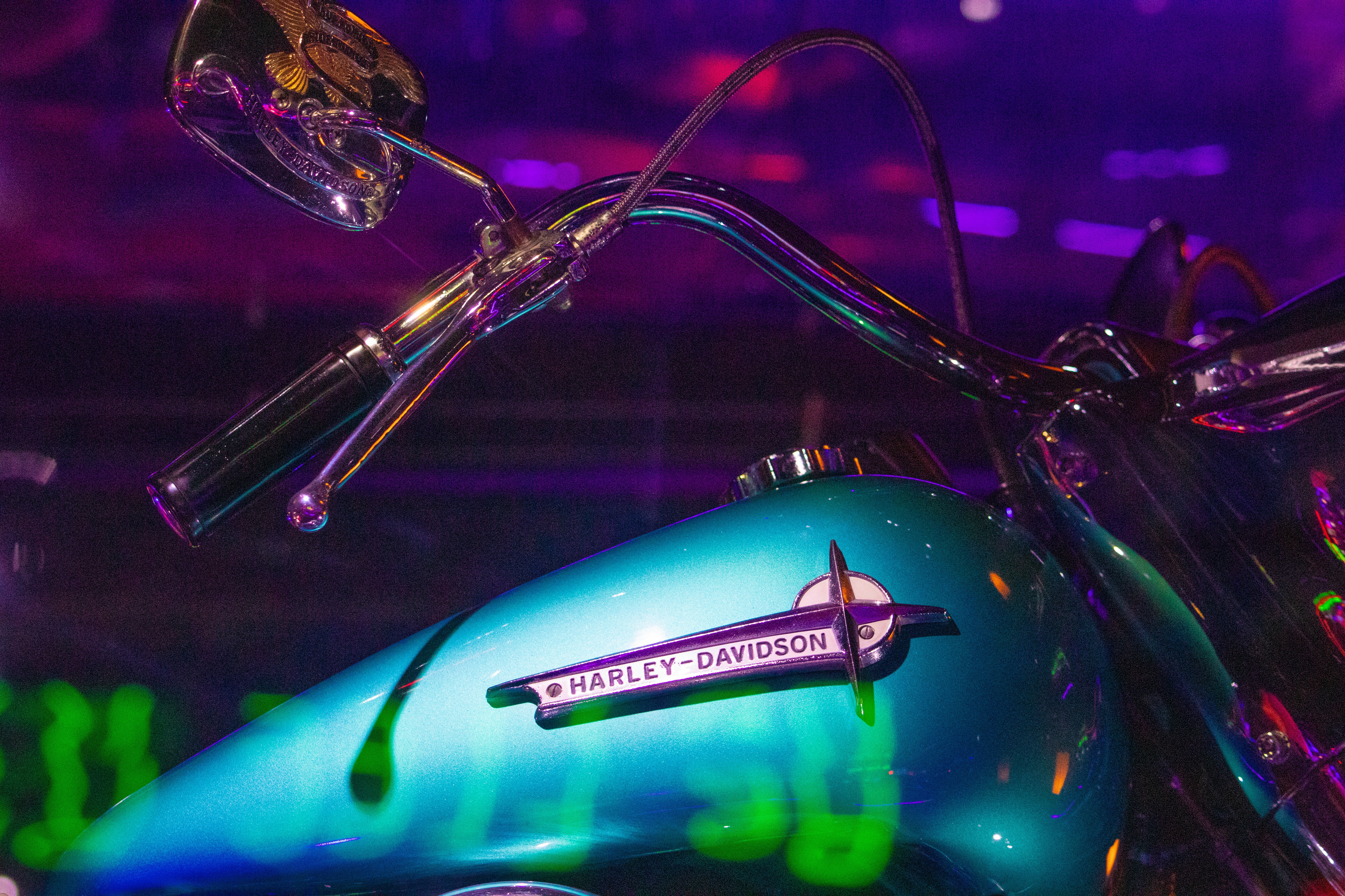 a close up of the handle bars on a motorcycle