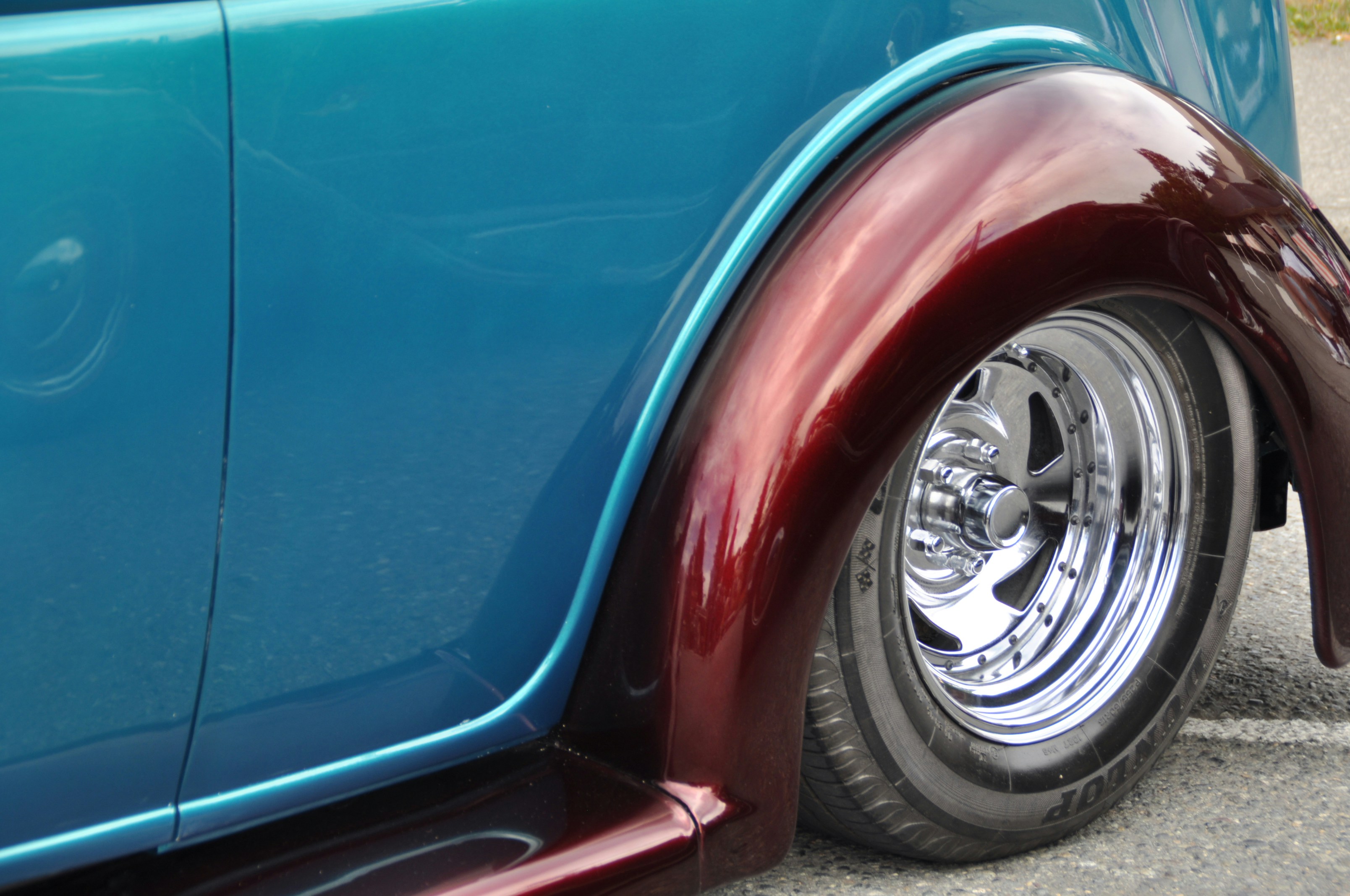 tire close-up, rim design, car wheels, high-resolution wallpaper  , ilustrasi artikel Stunning Tire and Rim Close-up Wallpapers for Your Mobile Device 4