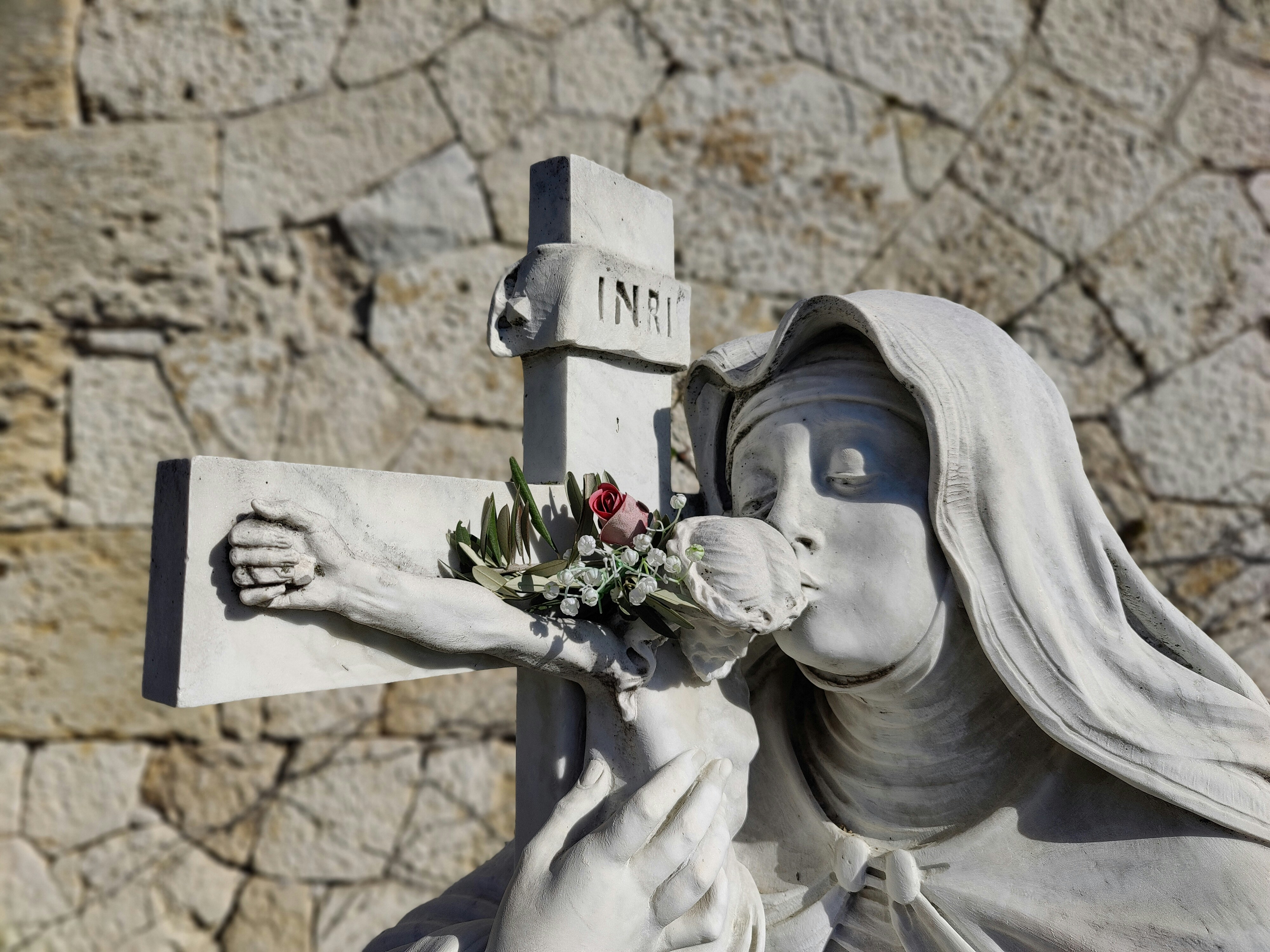 3 ways to discern the Exaltation of the Holy Cross