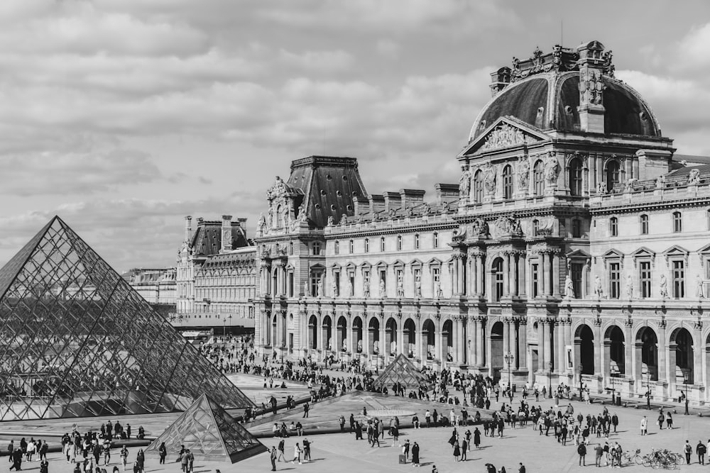 a black and white photo of a large building