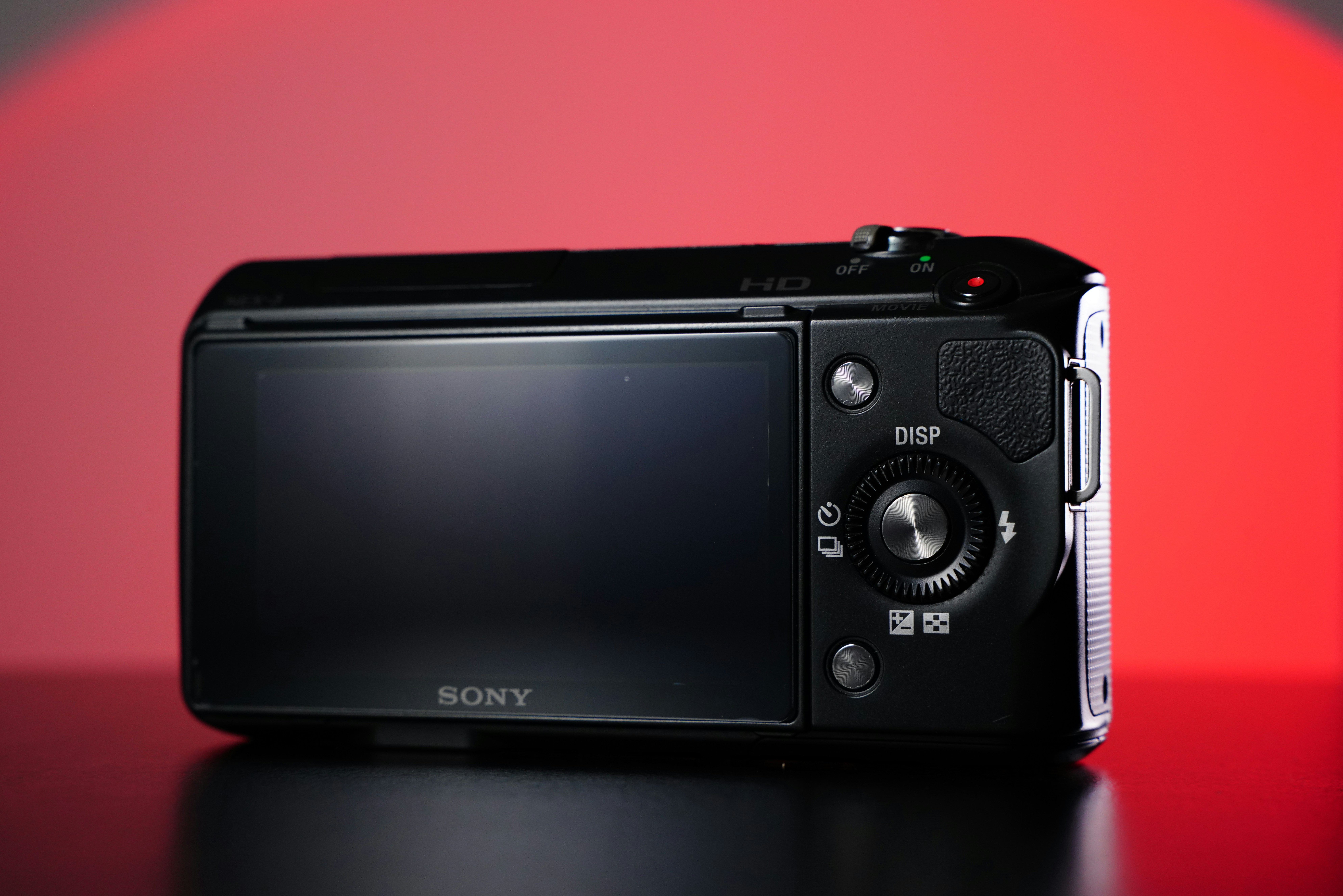 Dahua Imou Cruiser Wi-Fi Camera with specifications and features highlighted